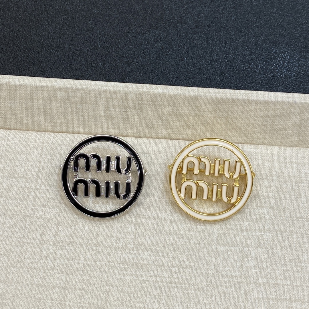 [TOP] Miu Miu Earrings - 2 Colors