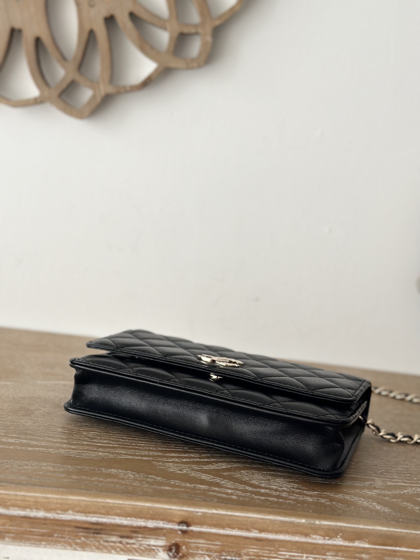 [TOP] CHANEL WOC Lambskin Bag 19 cm - Black