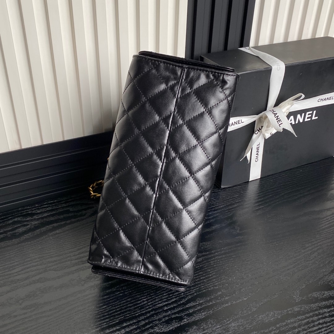 [TOP] CHANEL Hobo Shopping Bag Calfskin 26x30x14cm - Black