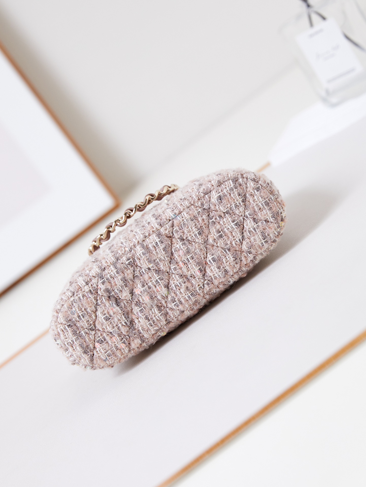 [TOP] CHANEL Shell Bag 15x20x6cm - Pink