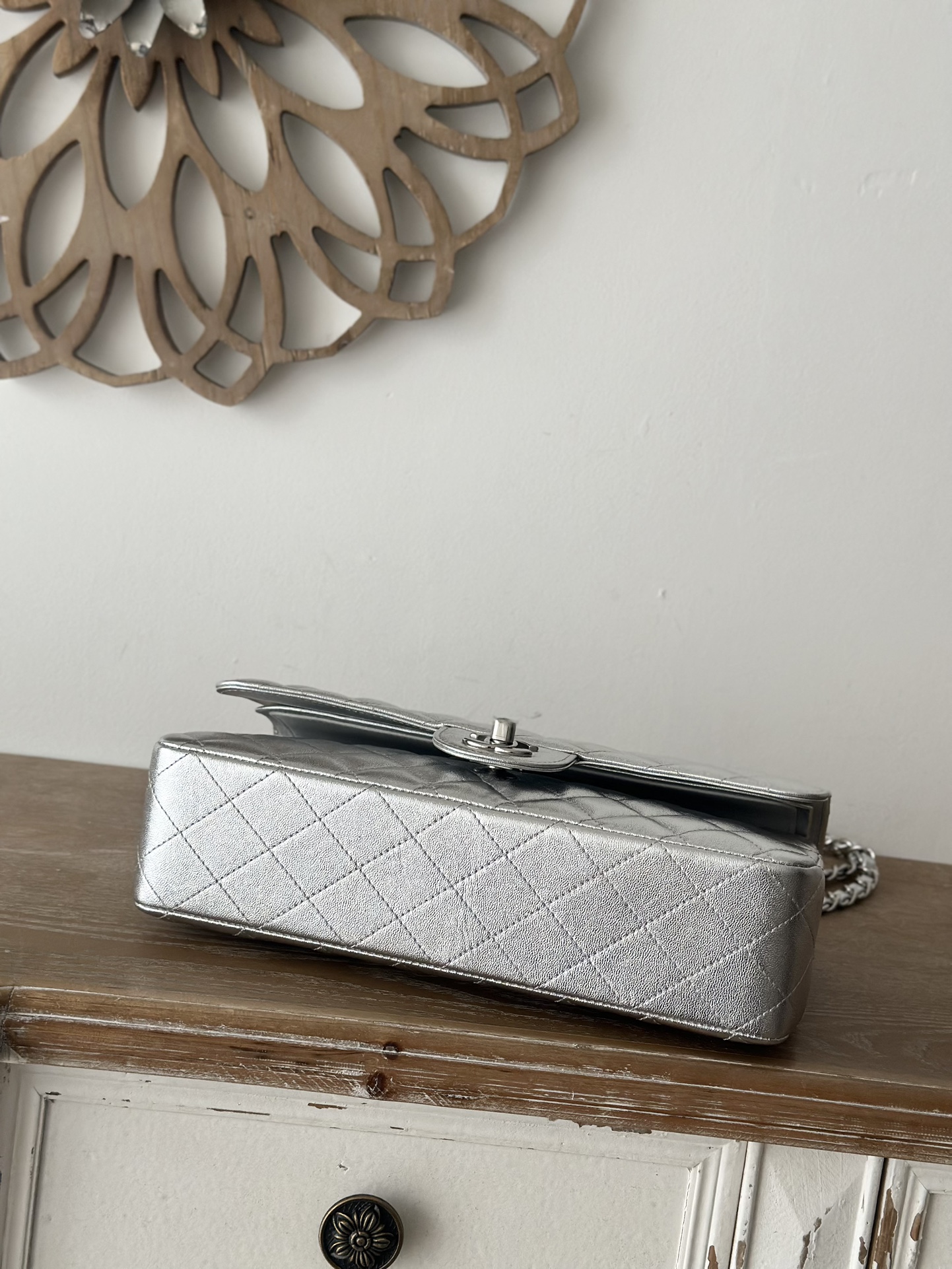 [TOP] CHANEL Classic Flap Bag Lambskin Medium 25cm – Silver