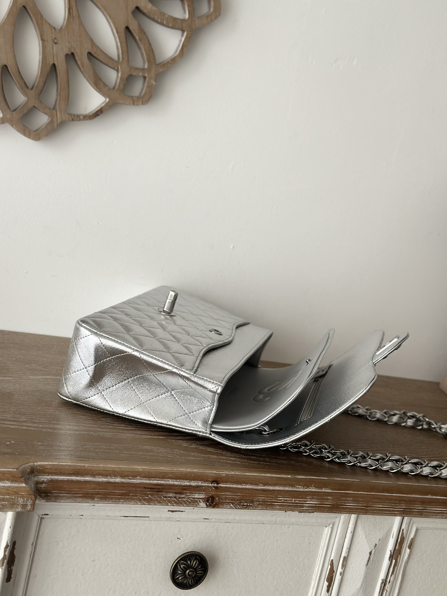 [TOP] CHANEL Classic Flap Bag Lambskin Medium 25cm – Silver