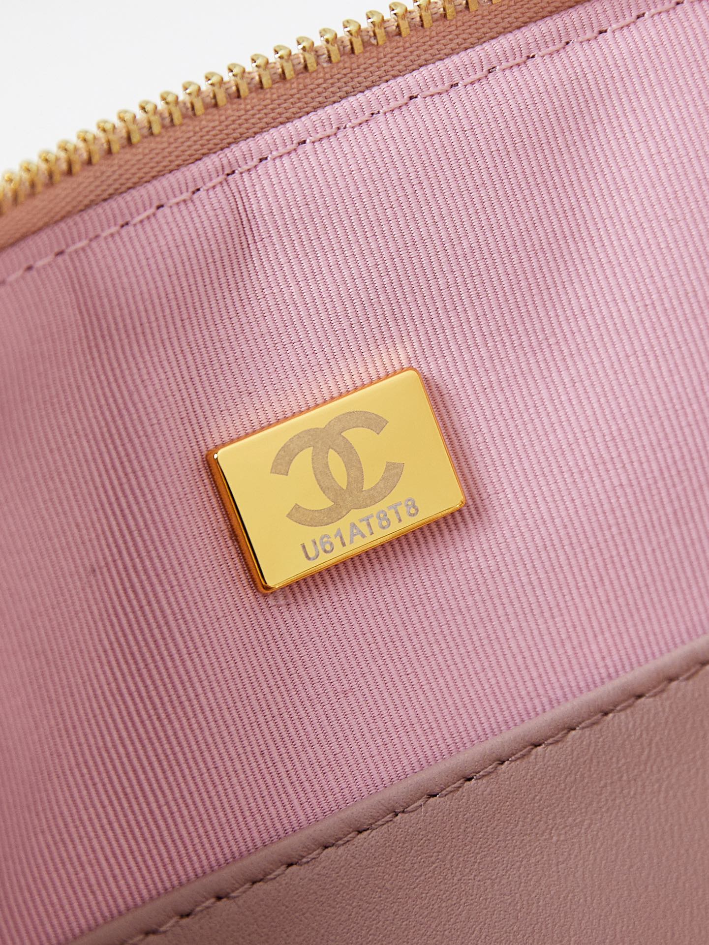 [TOP] CHANEL Shell Bag 15x20x6cm - Pink
