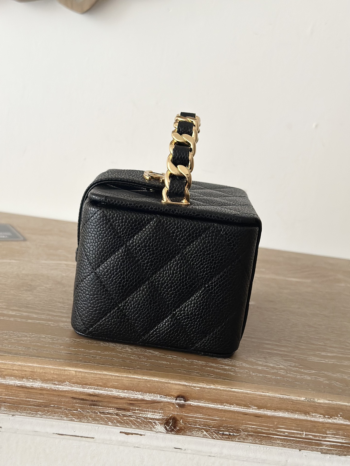 [TOP] CHANEL Vanity Case Calfskin 8.5x11x9.5cm/8.5x22x10cm - Black