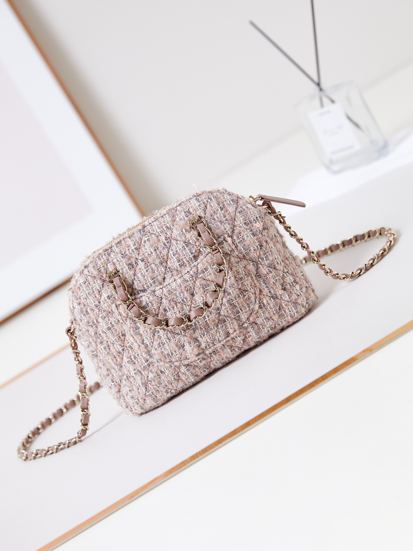 [TOP] CHANEL Shell Bag 15x20x6cm - Pink
