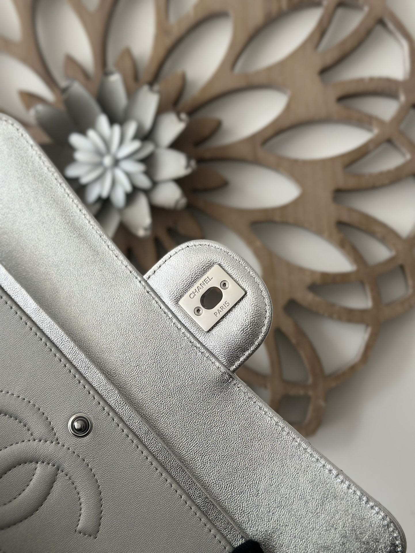 [TOP] CHANEL Classic Flap Bag Lambskin Medium 25cm – Silver