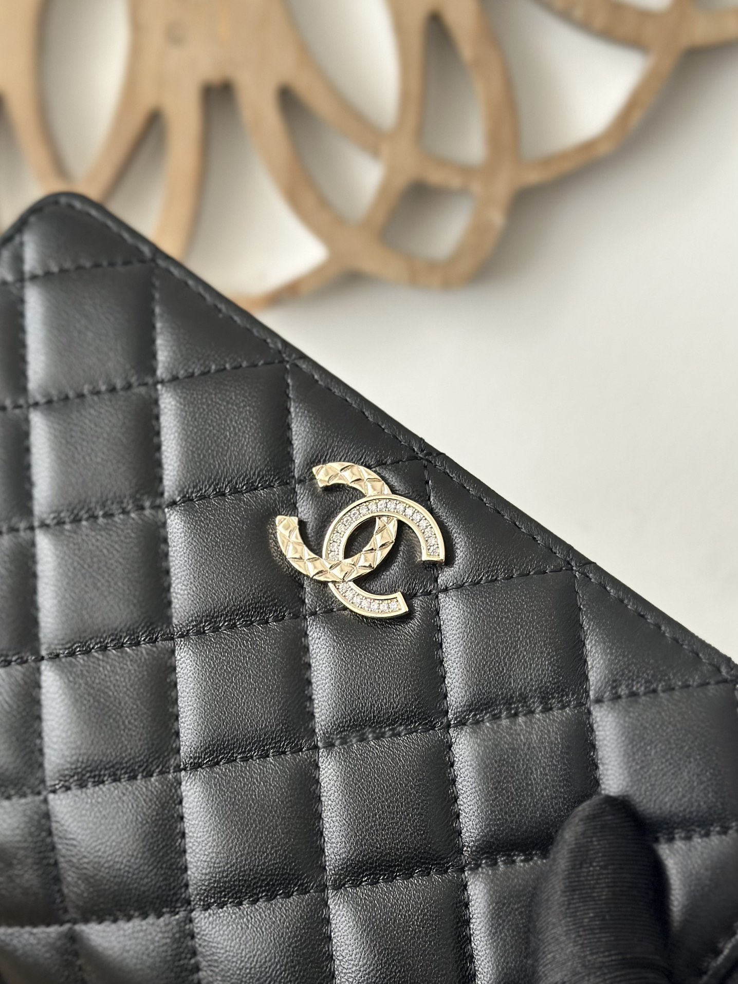 [TOP] CHANEL WOC Lambskin Bag 19 cm - Black