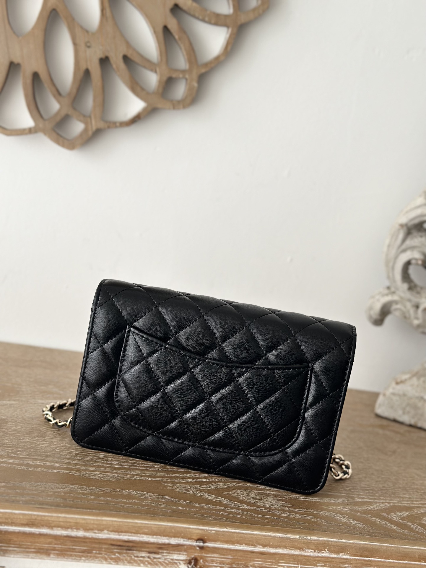 [TOP] CHANEL WOC Lambskin Bag 19 cm - Black