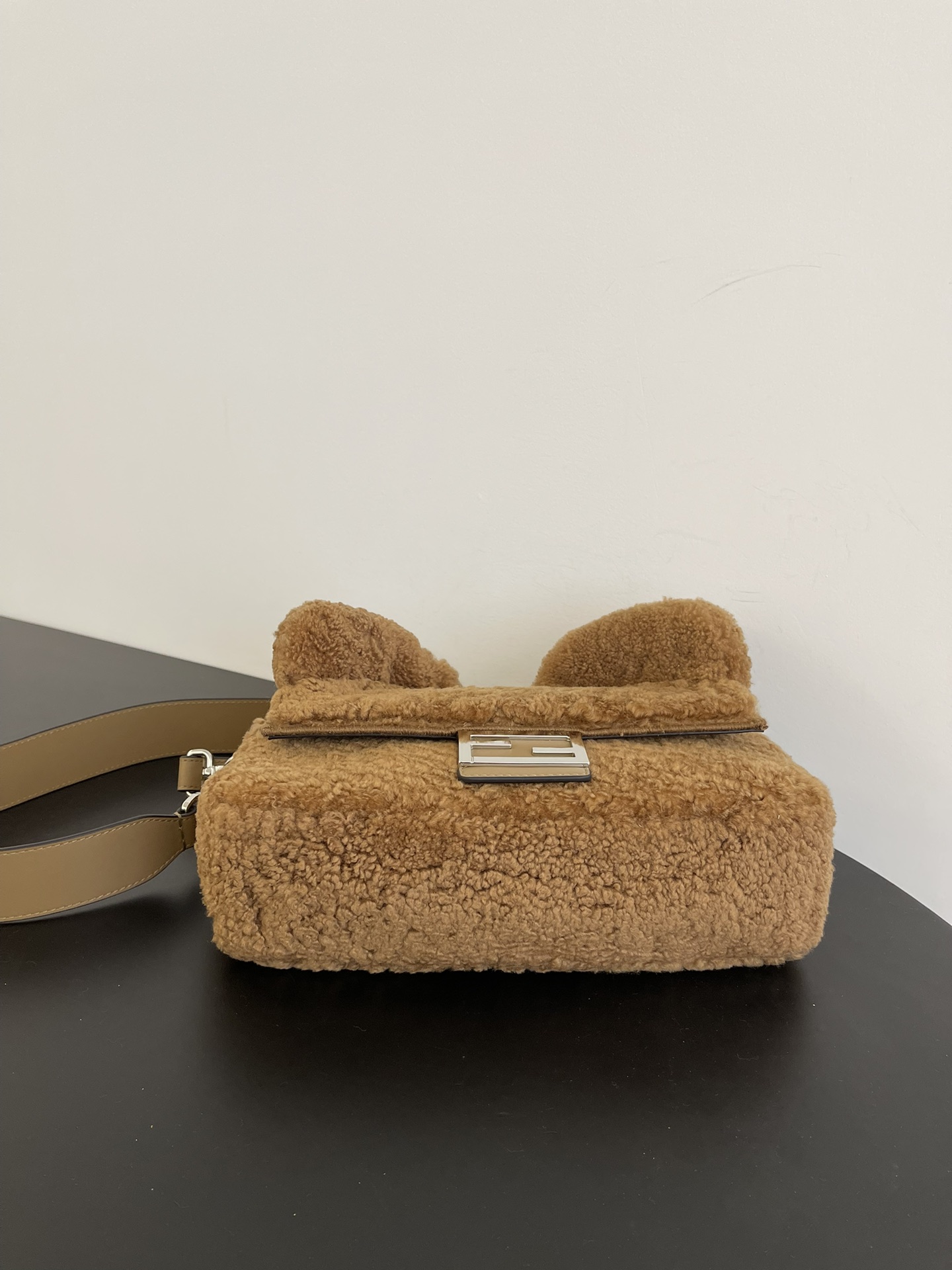 [TOP] FENDI Teddy Bear Baguette Bag 27x6x15cm - Brown