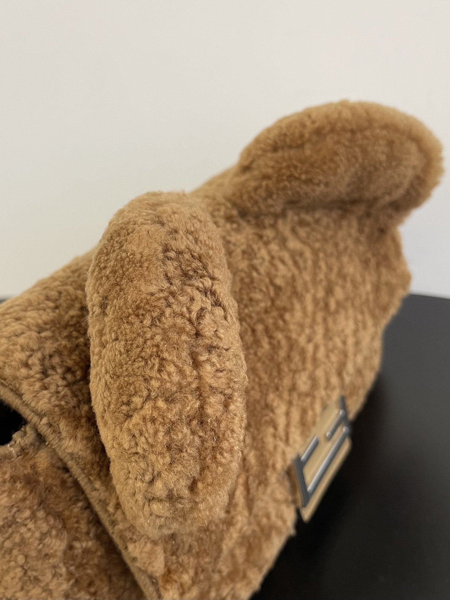 [TOP] FENDI Teddy Bear Baguette Bag 27x6x15cm - Brown