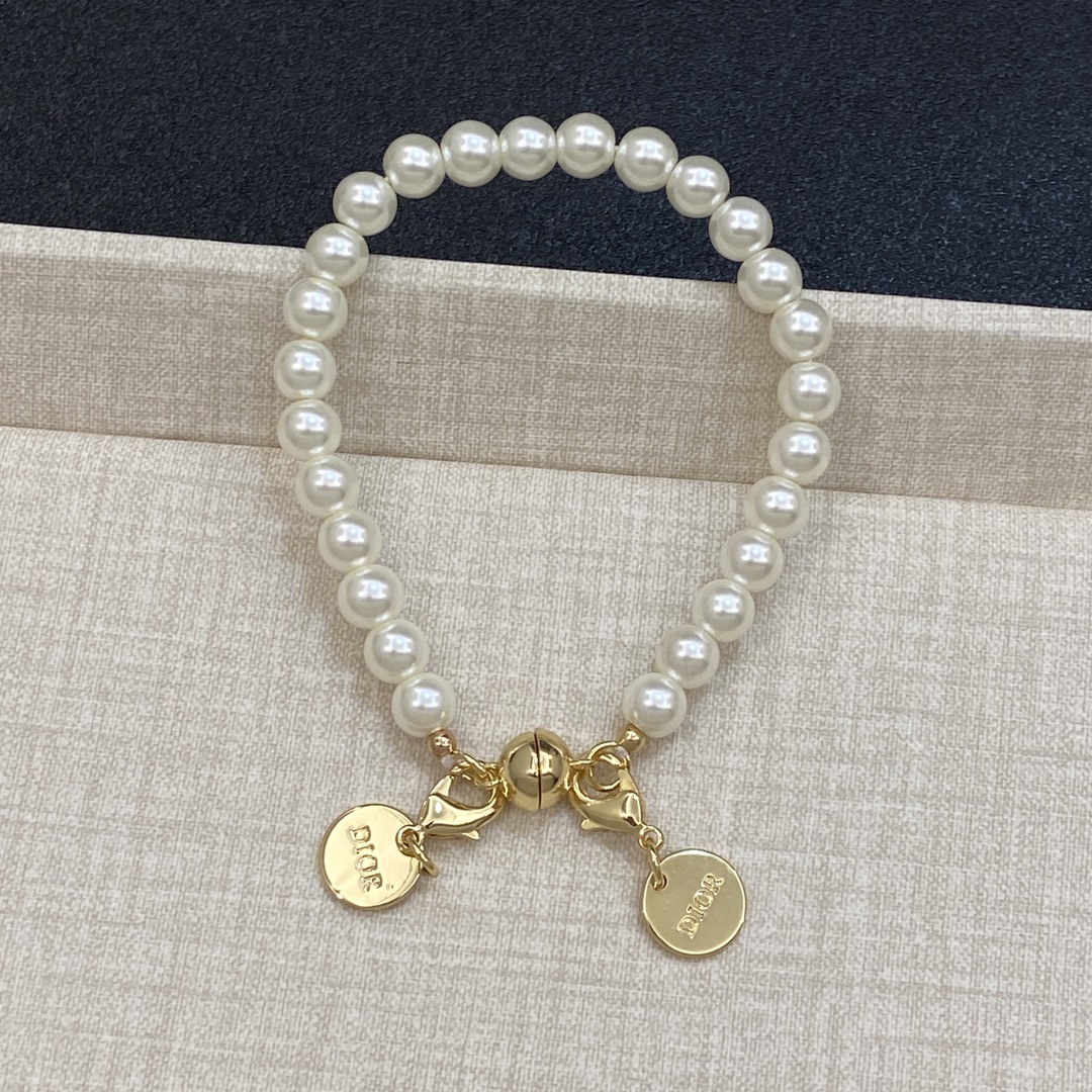 [TOP] Christian Dior CD Pearl Bracelet - 2 Style