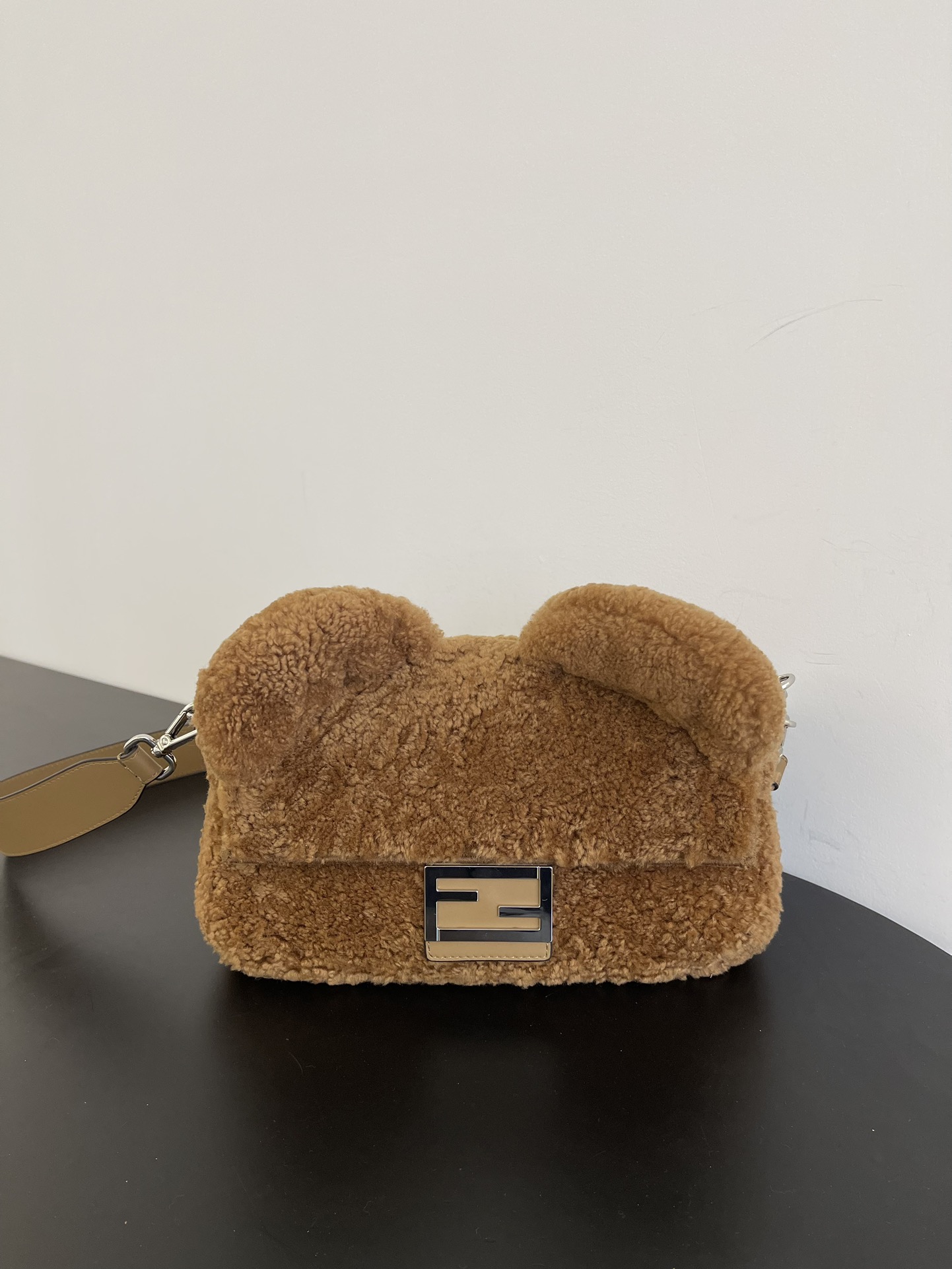 [TOP] FENDI Teddy Bear Baguette Bag 27x6x15cm - Brown