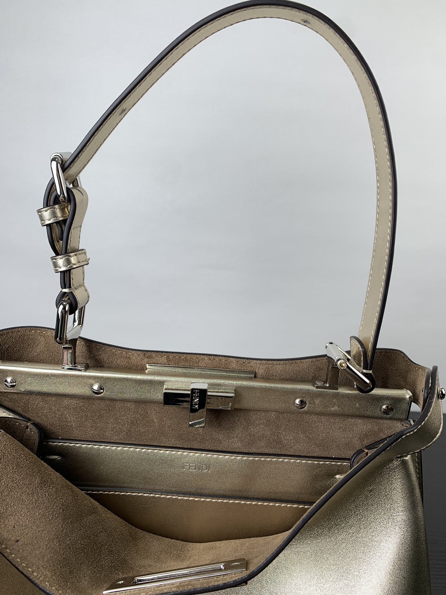 [TOP] FENDI Peekaboo Soft Cowhide Bag 33×10×25.5cm/ 40.5x28 x13cm- Gold