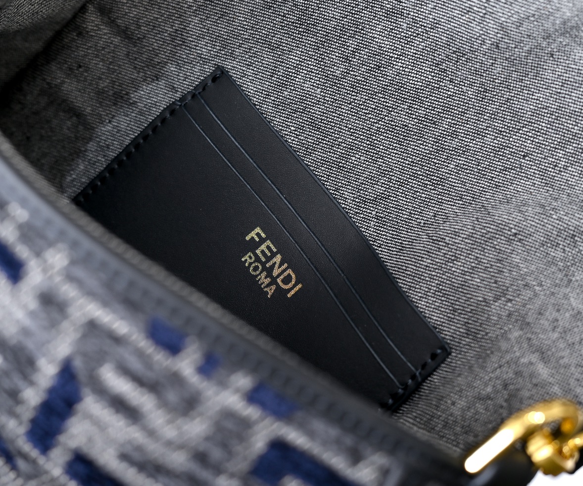 [TOP] FENDI Baguette Bag 2 Sizes - Blue