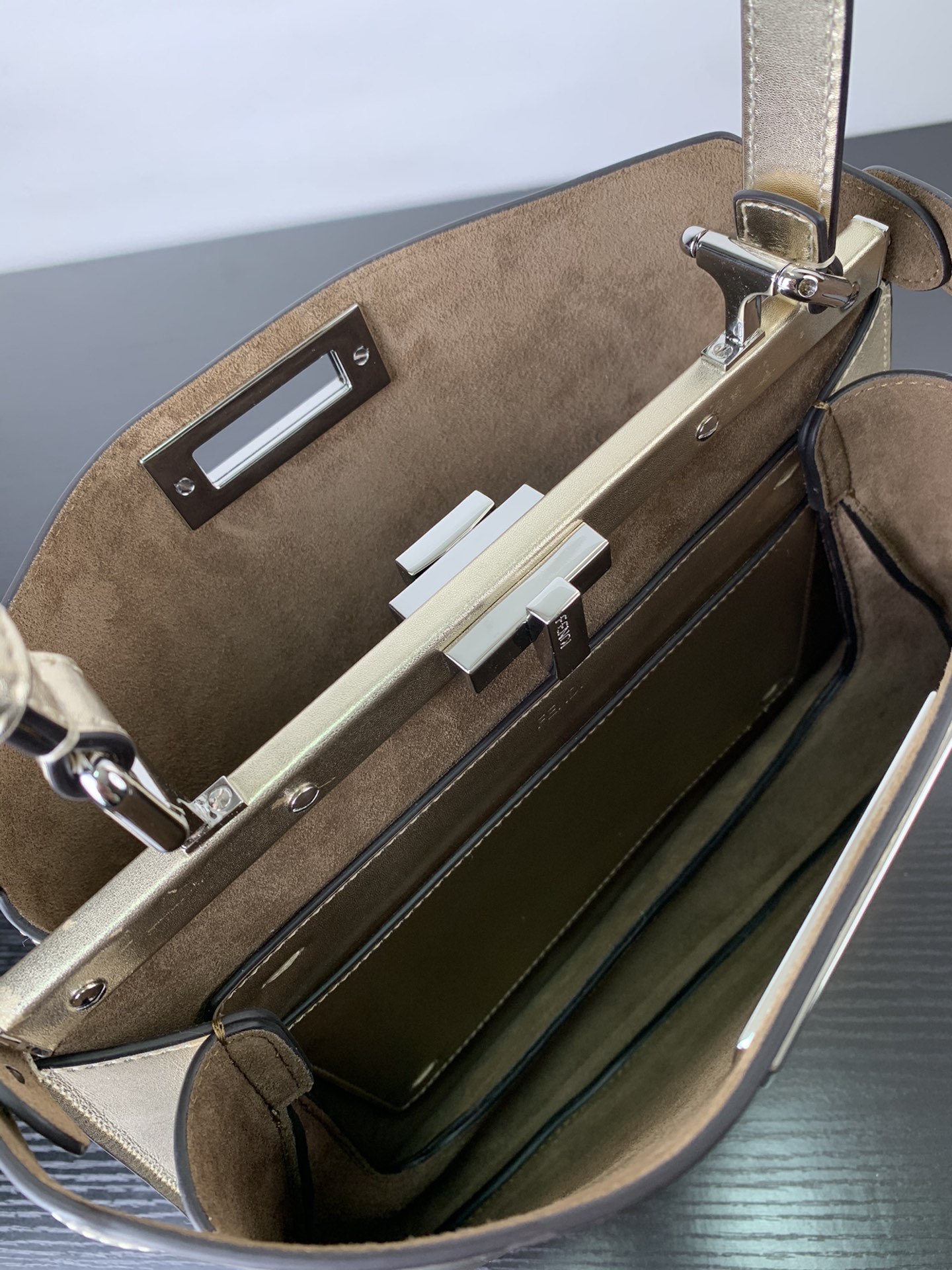 [TOP] FENDI Peekaboo Soft Cowhide Bag 33×10×25.5cm/ 40.5x28 x13cm- Gold