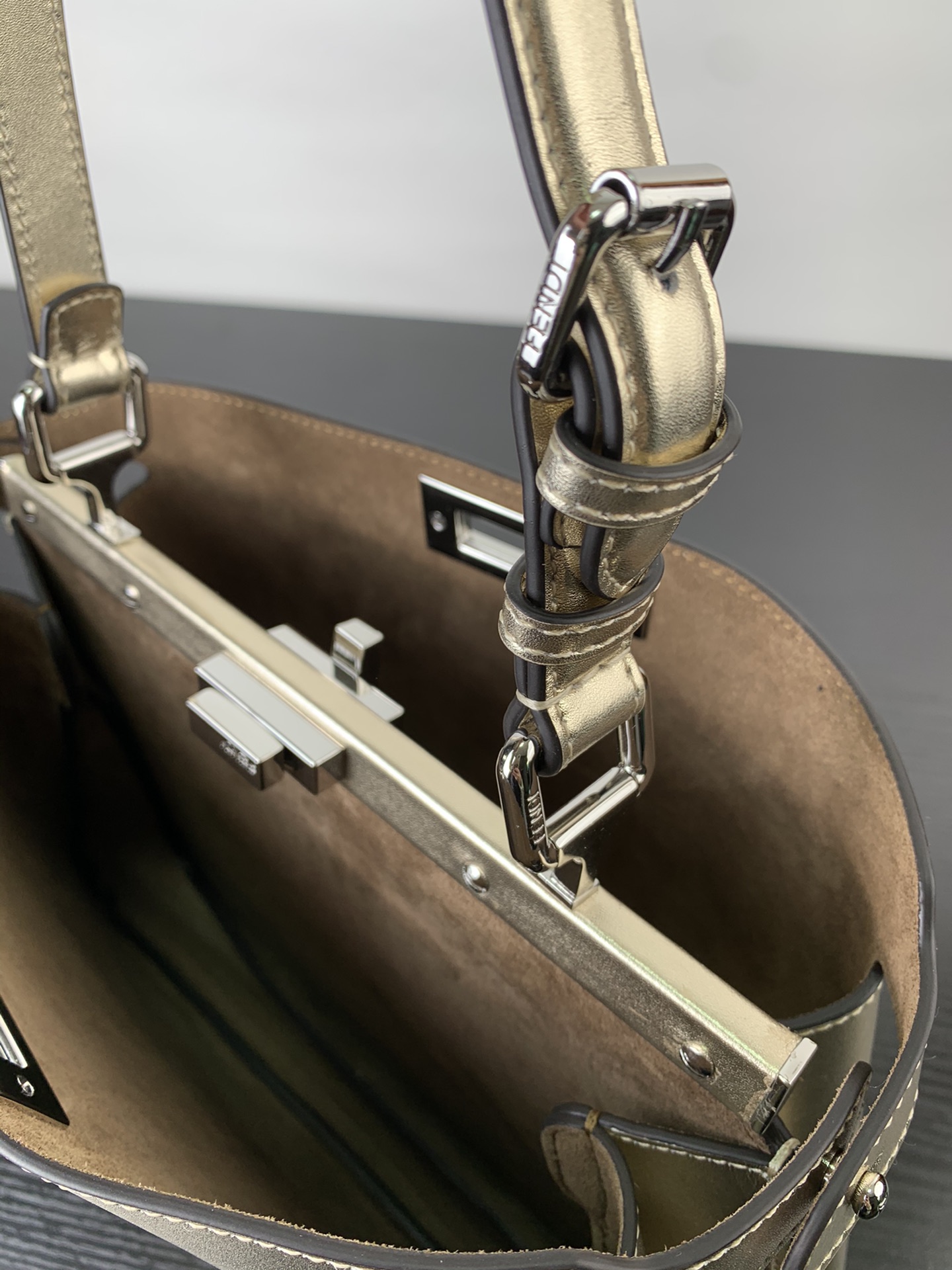 [TOP] FENDI Peekaboo Soft Cowhide Bag 33×10×25.5cm/ 40.5x28 x13cm- Gold