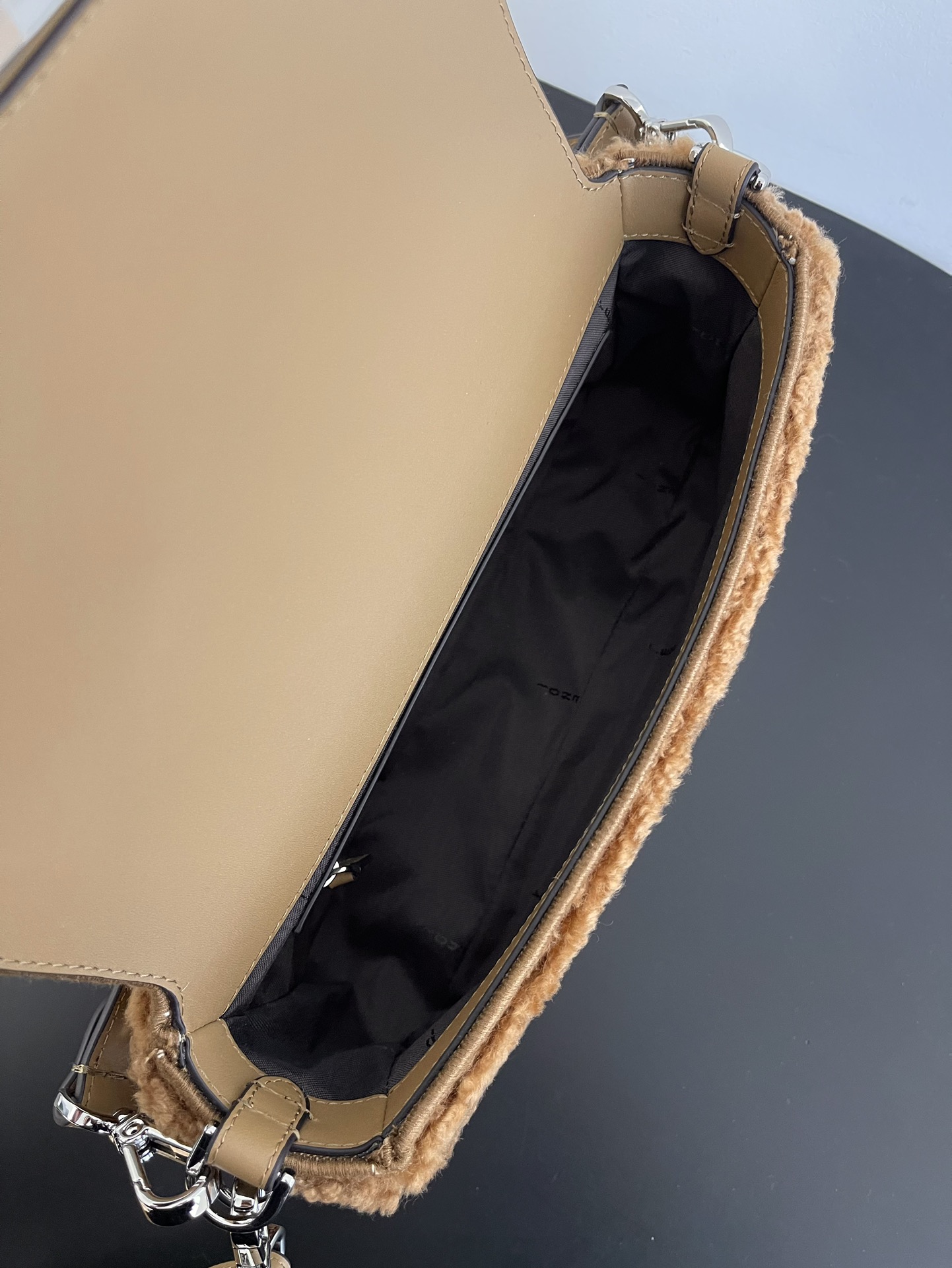 [TOP] FENDI Teddy Bear Baguette Bag 27x6x15cm - Brown