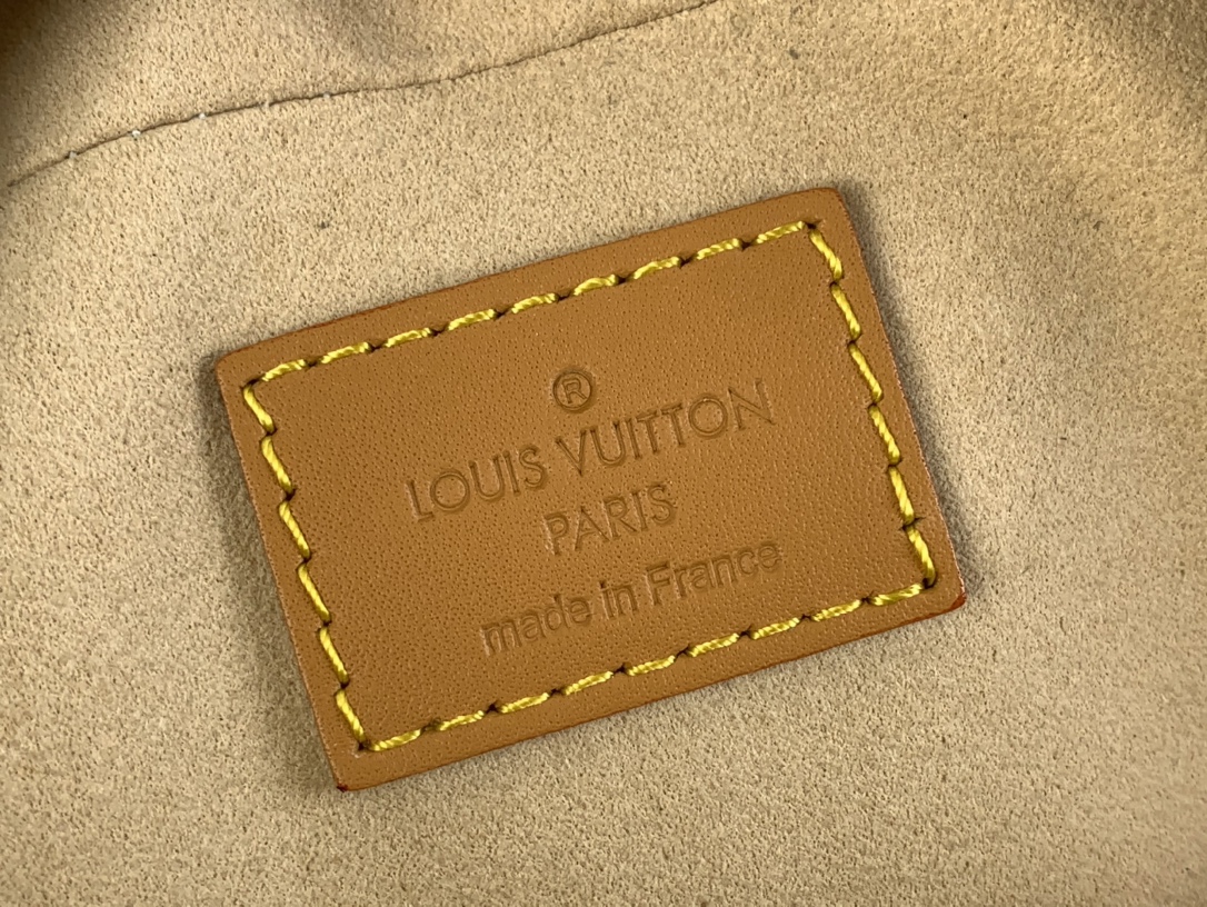 [TOP] Louis Vuitton LV Monogram Manhattan PM Bag 30＊12＊20cm - Brown
