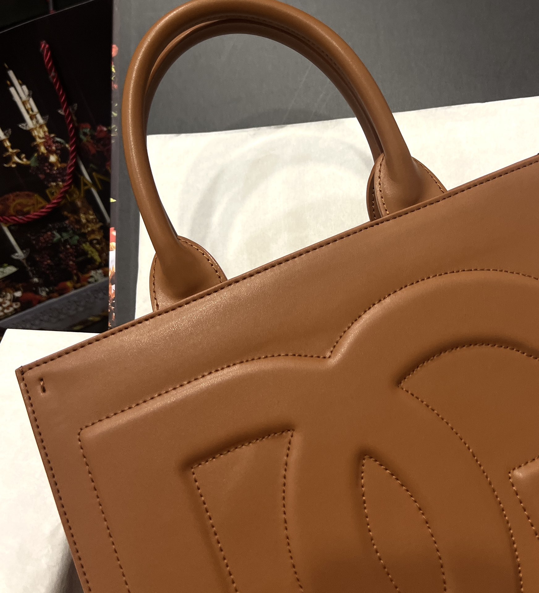 [TOP] Dolce & Gabbana D&G Logo Bag  30*26*10 cm - Brown