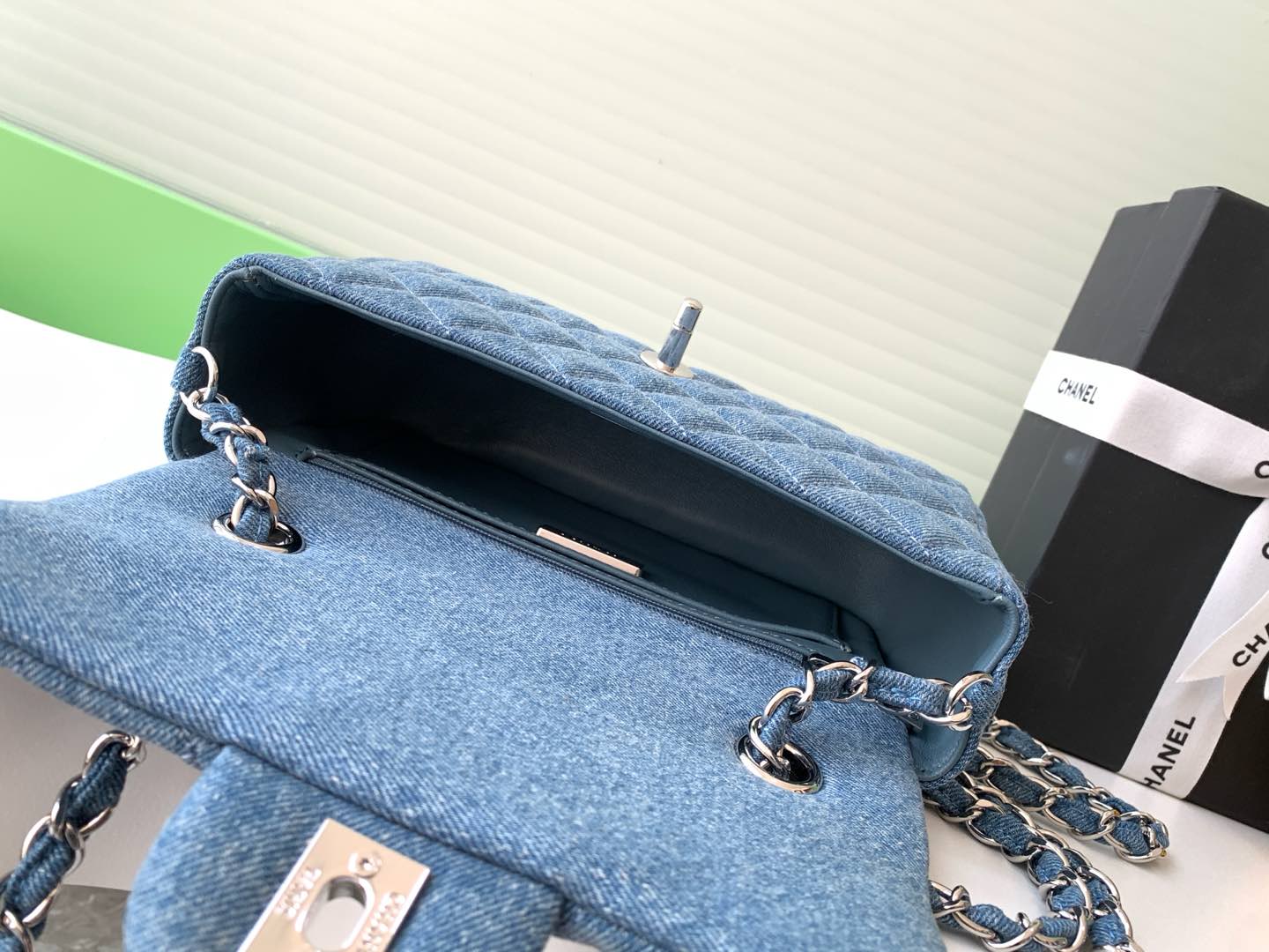 [TOP] CHANEL Printed Flap Bag 20cm/25cm - Denim