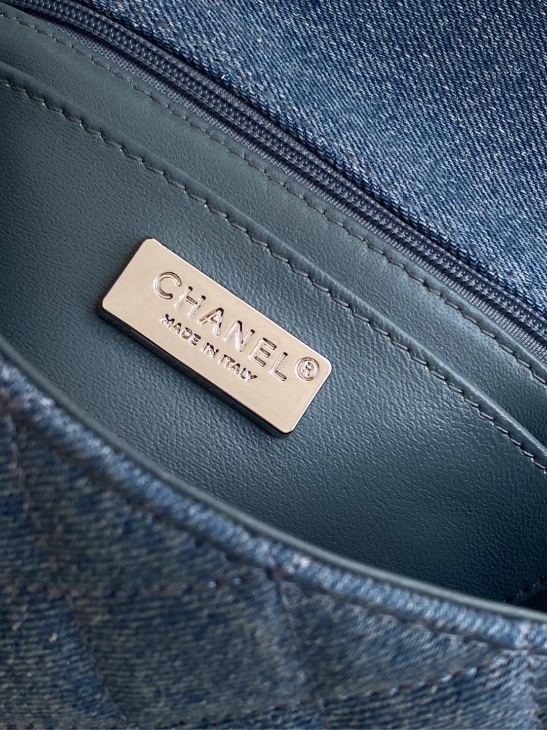 [TOP] CHANEL Printed Flap Bag 20cm/25cm - Denim