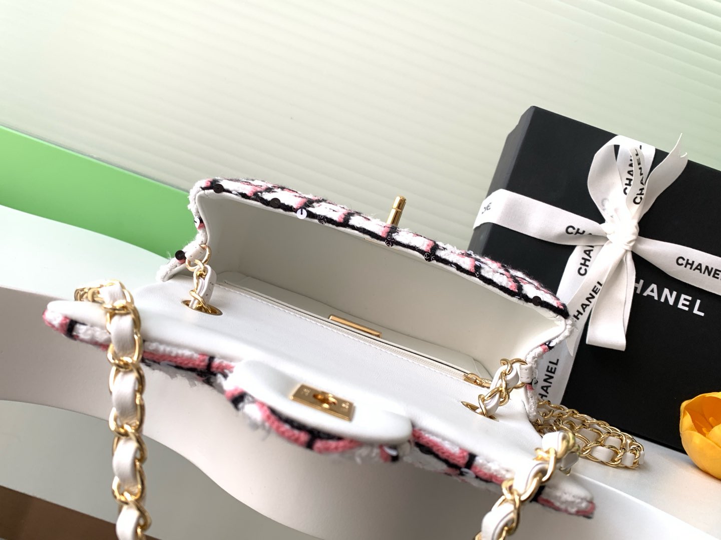 [TOP] CHANEL Plaid Sequin Flap Bag 20cm - Pink and White