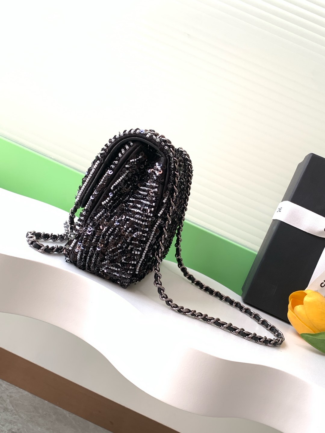 [TOP] CHANEL White Sequin Flap Bag 20cm - Black