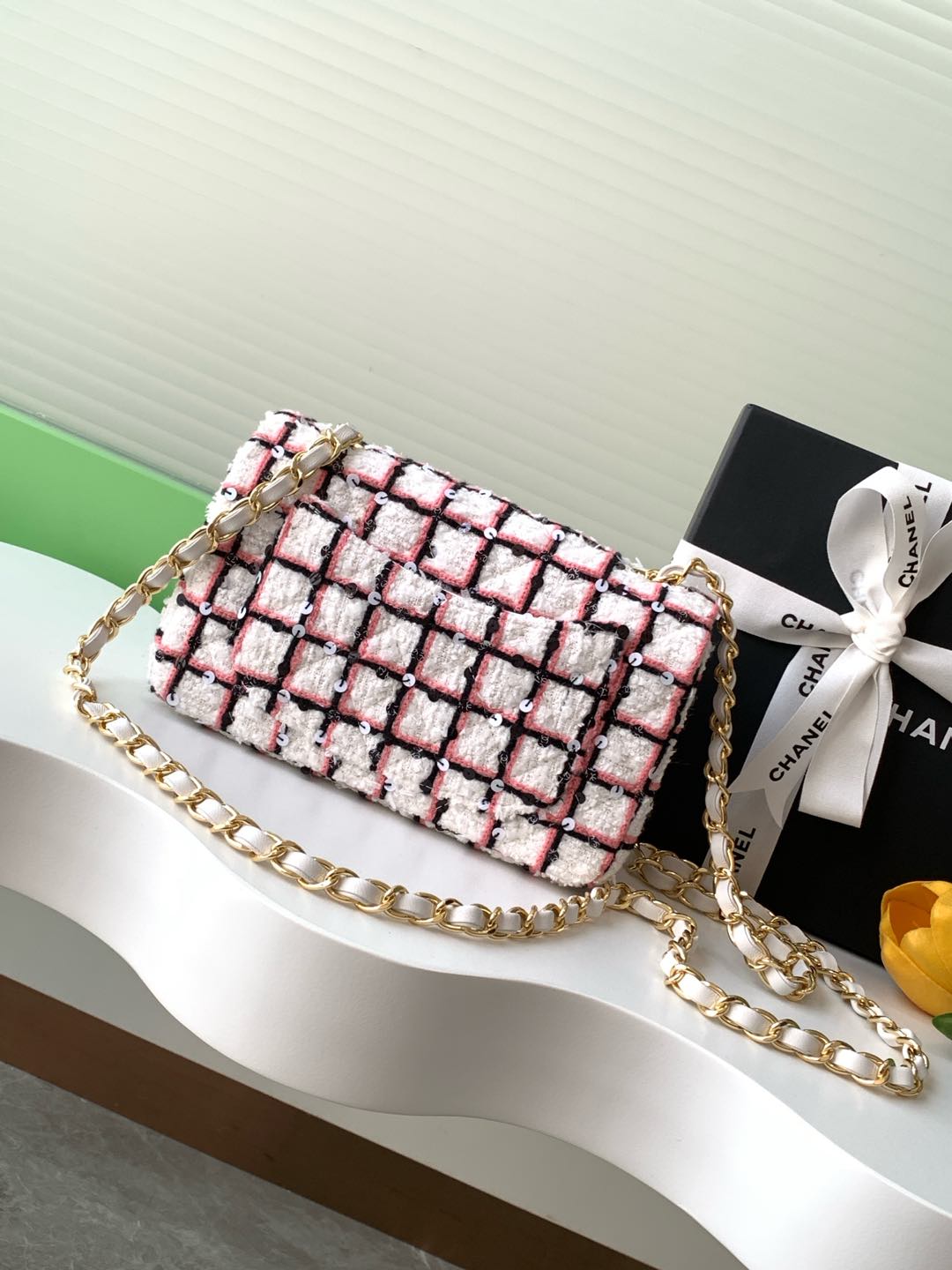 [TOP] CHANEL Plaid Sequin Flap Bag 20cm - Pink and White