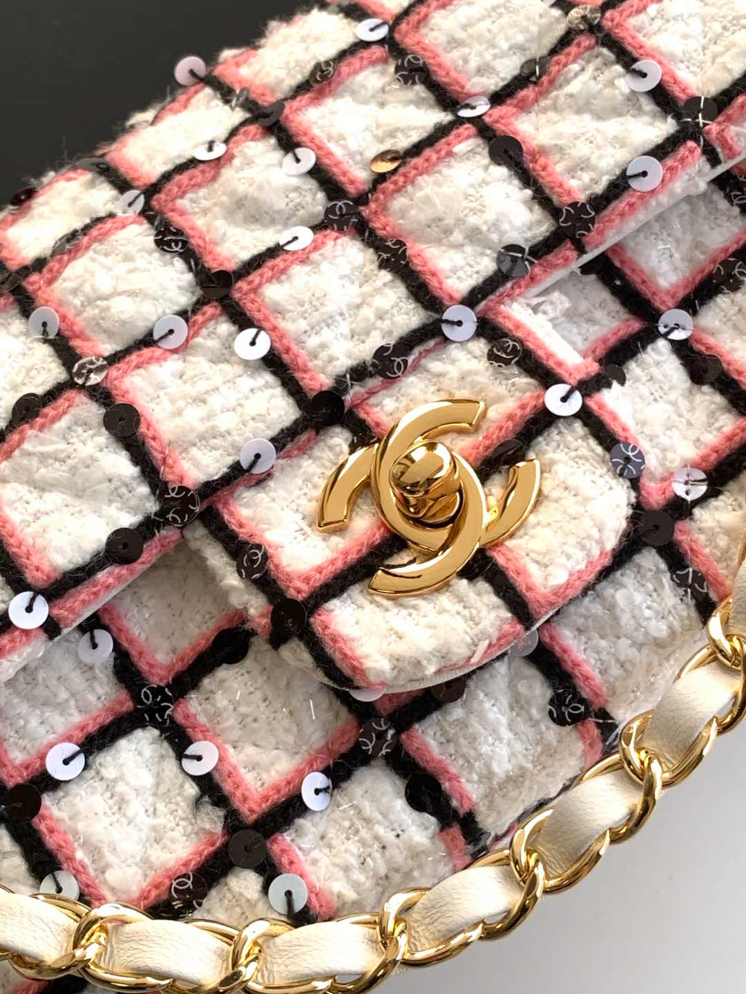 [TOP] CHANEL Plaid Sequin Flap Bag 20cm - Pink and White