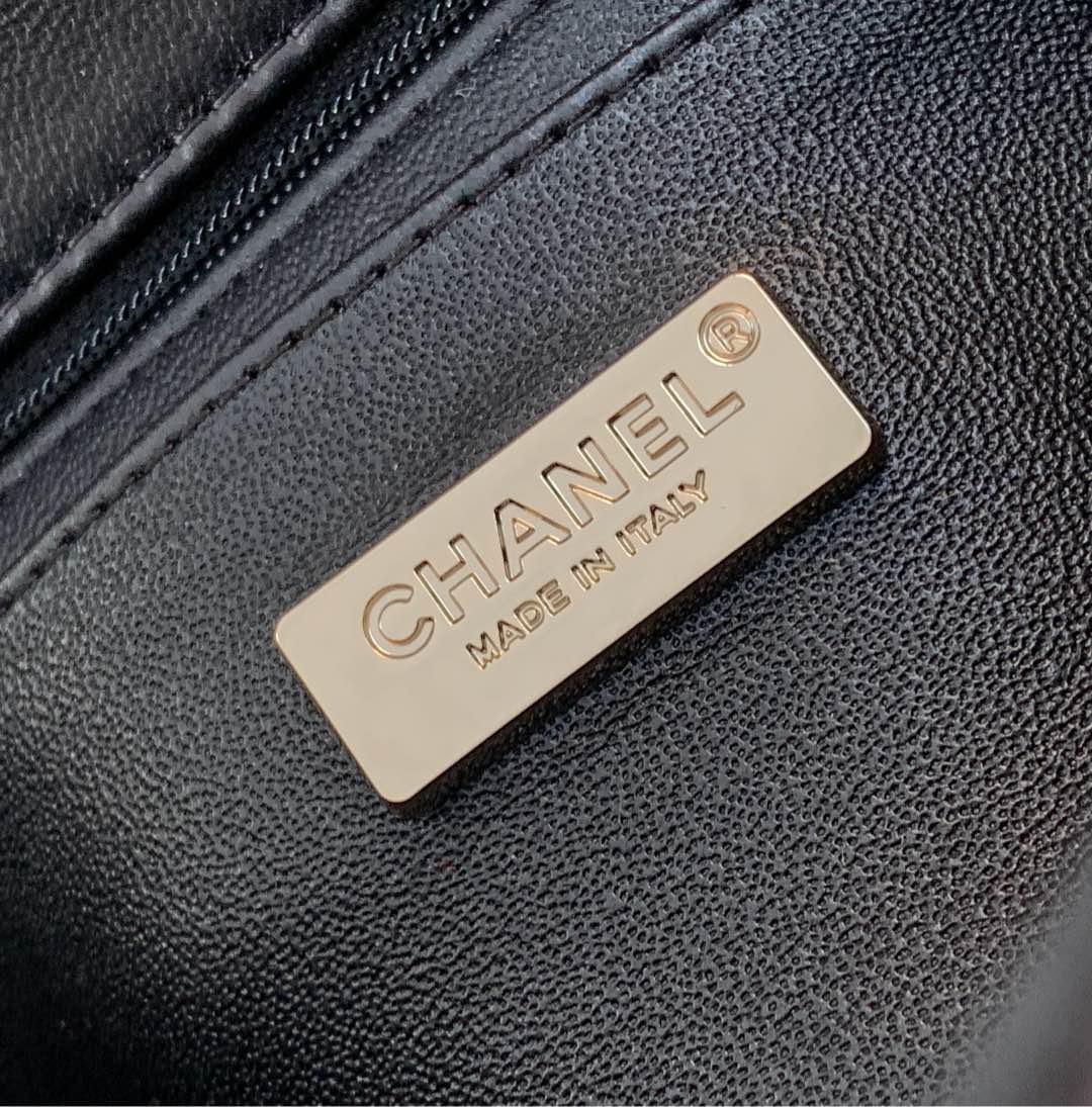 [TOP] CHANEL Sequin Logo Printed Flap Bag 20cm - Black