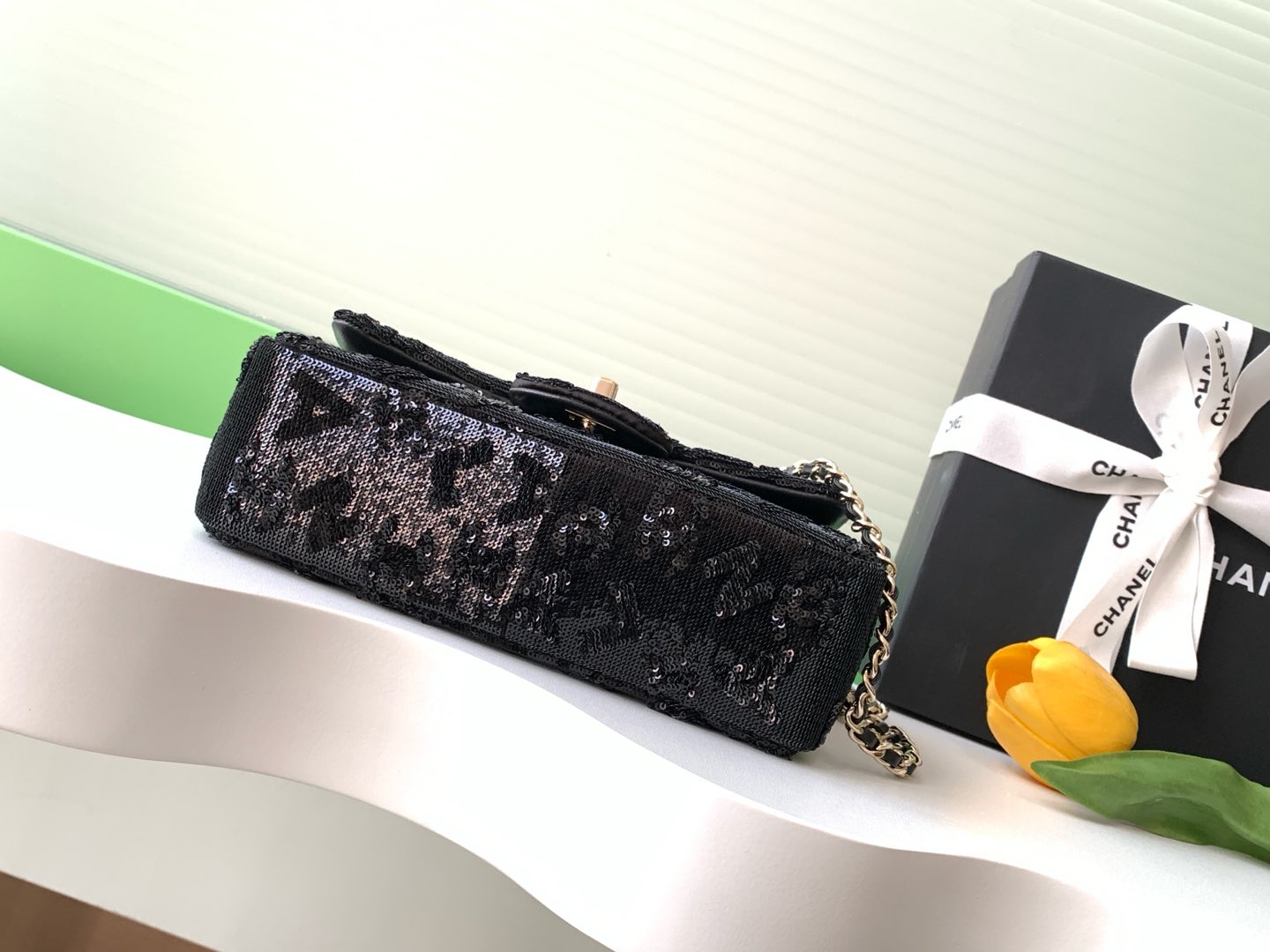 [TOP] CHANEL Sequin Logo Printed Flap Bag 20cm - Black