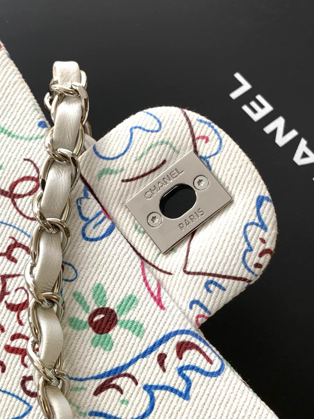 [TOP] CHANEL Printed Flap Bag Canvas 20cm/25cm - White&SHW