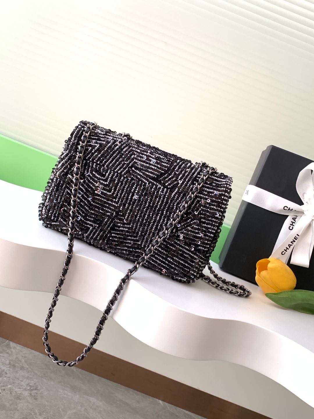 [TOP] CHANEL White Sequin Flap Bag 20cm - Black