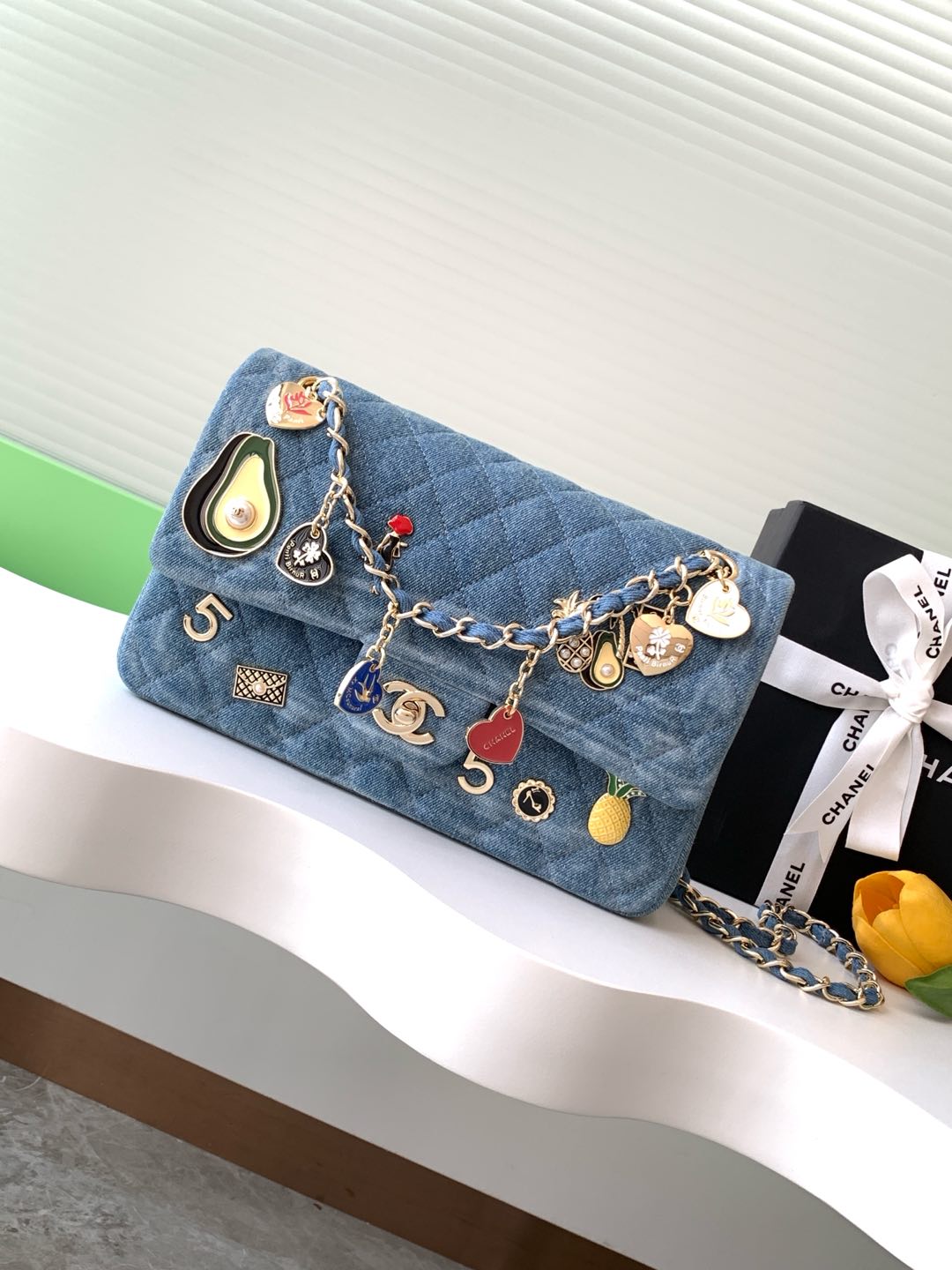 [TOP] CHANEL Denim Flap Bag with Badge 20cm/25cm - Denim Blue