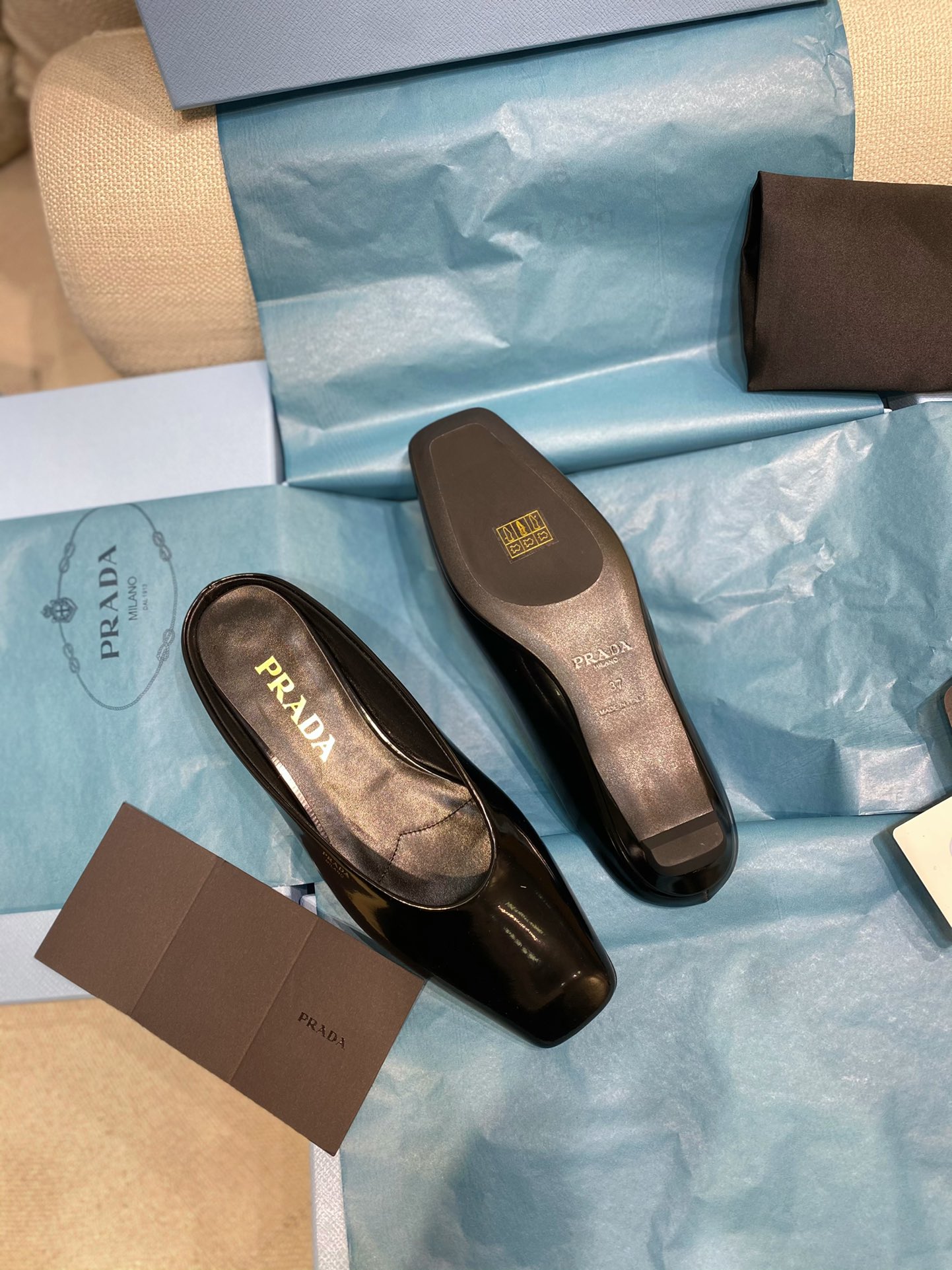 [TOP] PRADA Flat Slippers - Black