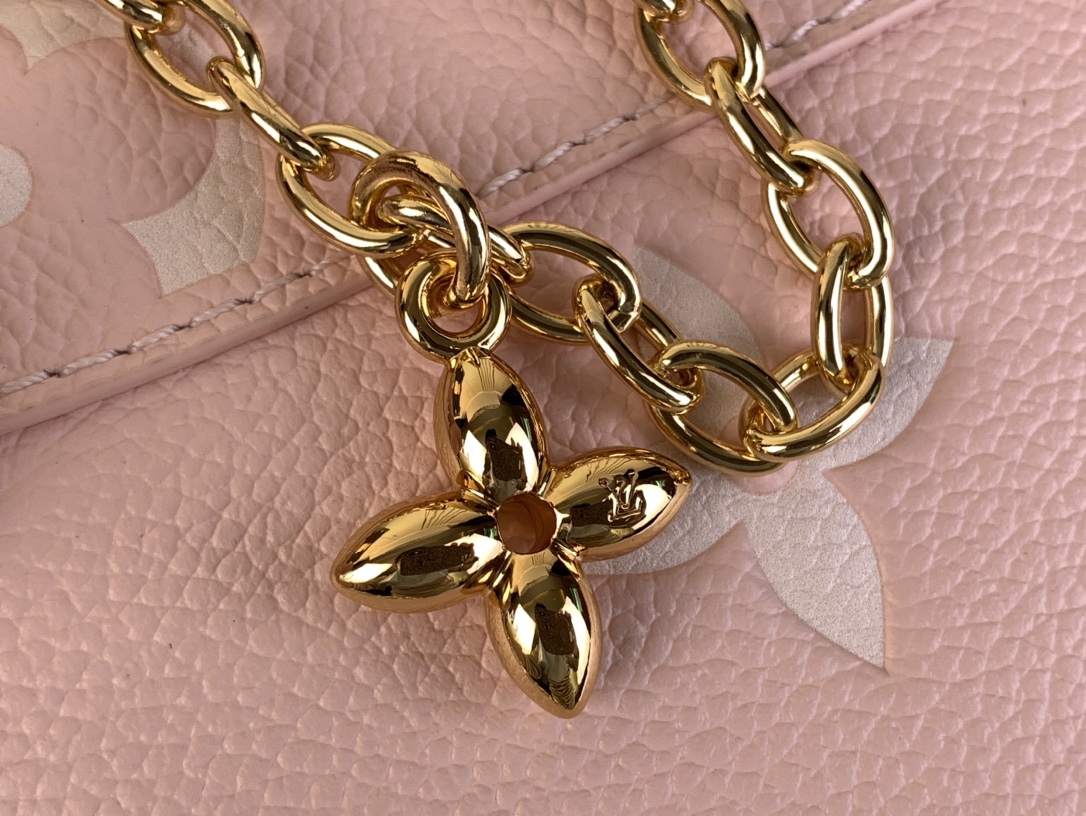 [TOP] Louis Vuitton LV NANO MADELEINE Bag 21× 12.5 × 6cm - Pink