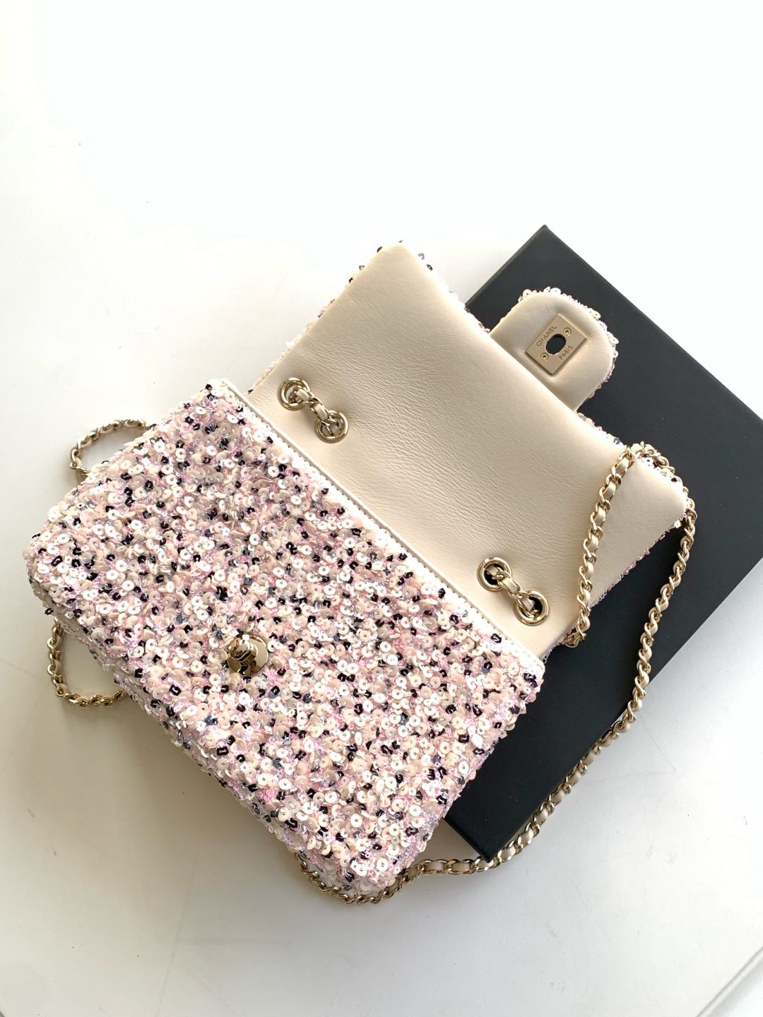 [TOP] CHANEL Sequin Flap Bag 20cm - Pink/Beige