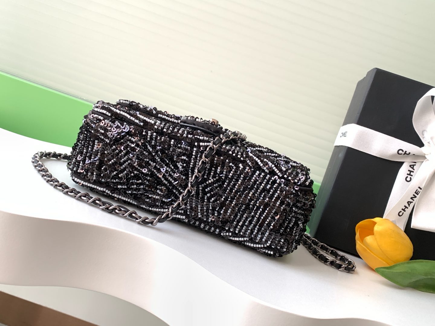 [TOP] CHANEL White Sequin Flap Bag 20cm - Black