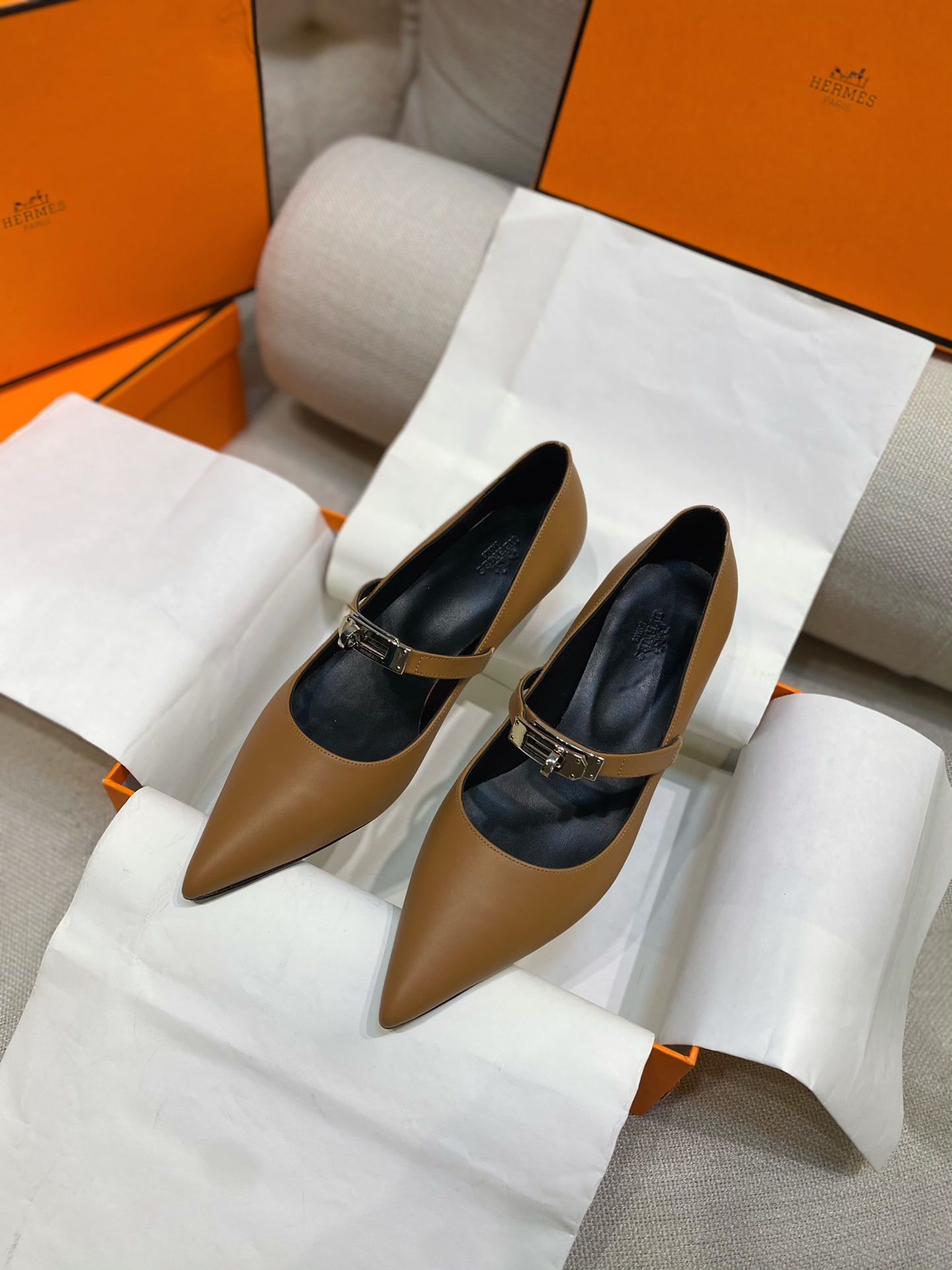[TOP] HERMES Pointed Low Heel Shoes - 3 Colors