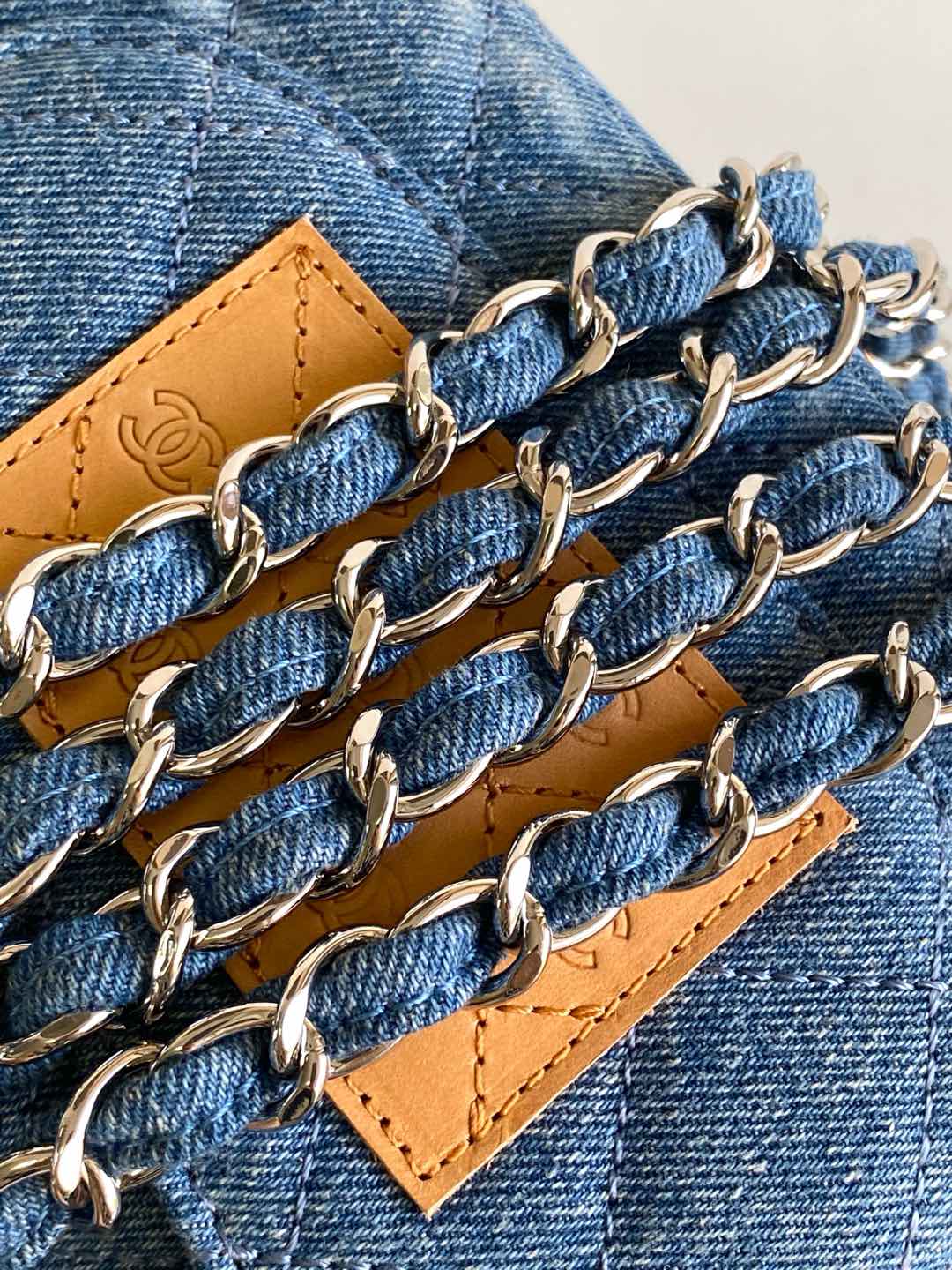 [TOP] CHANEL Printed Flap Bag 20cm/25cm - Denim