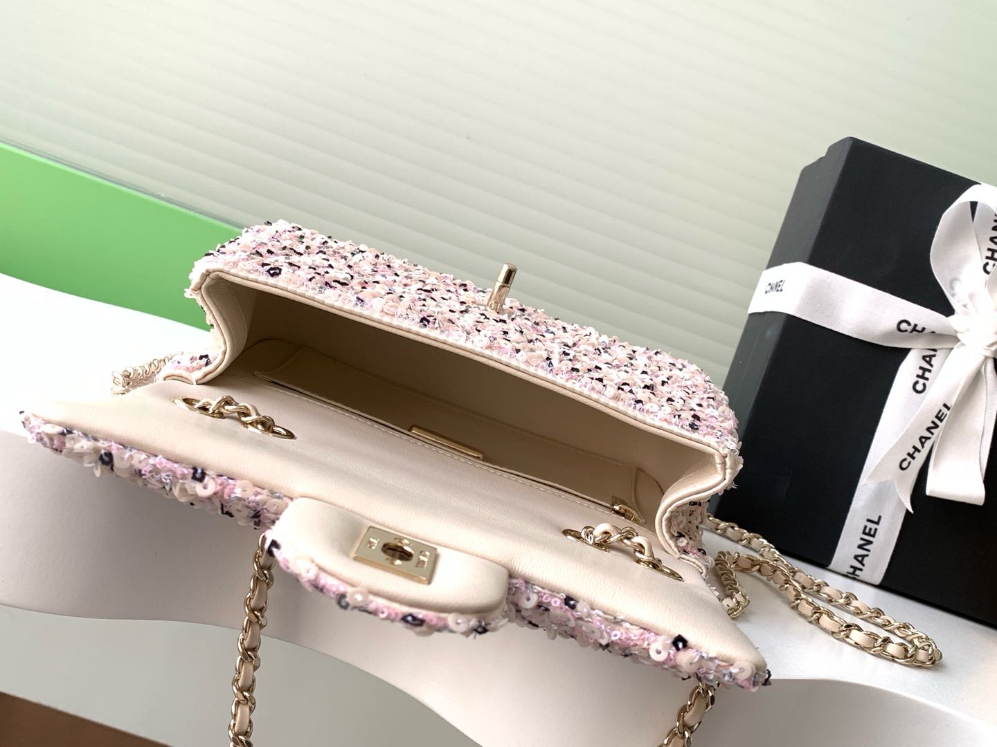 [TOP] CHANEL Sequin Flap Bag 20cm - Pink/Beige
