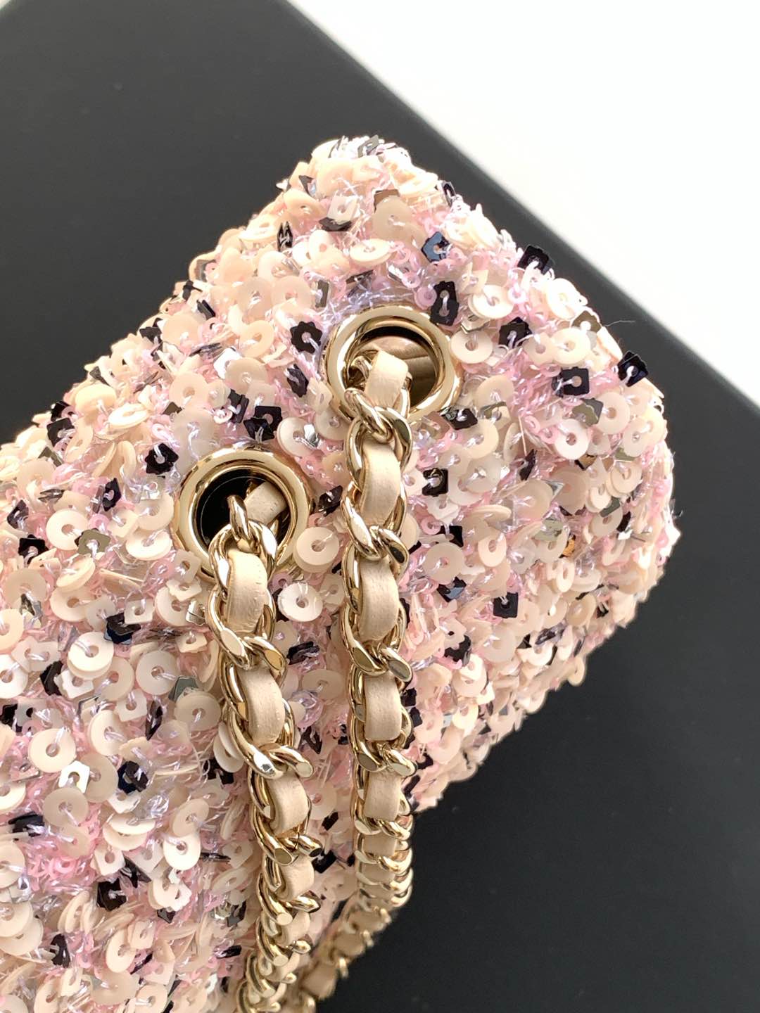 [TOP] CHANEL Sequin Flap Bag 20cm - Pink/Beige