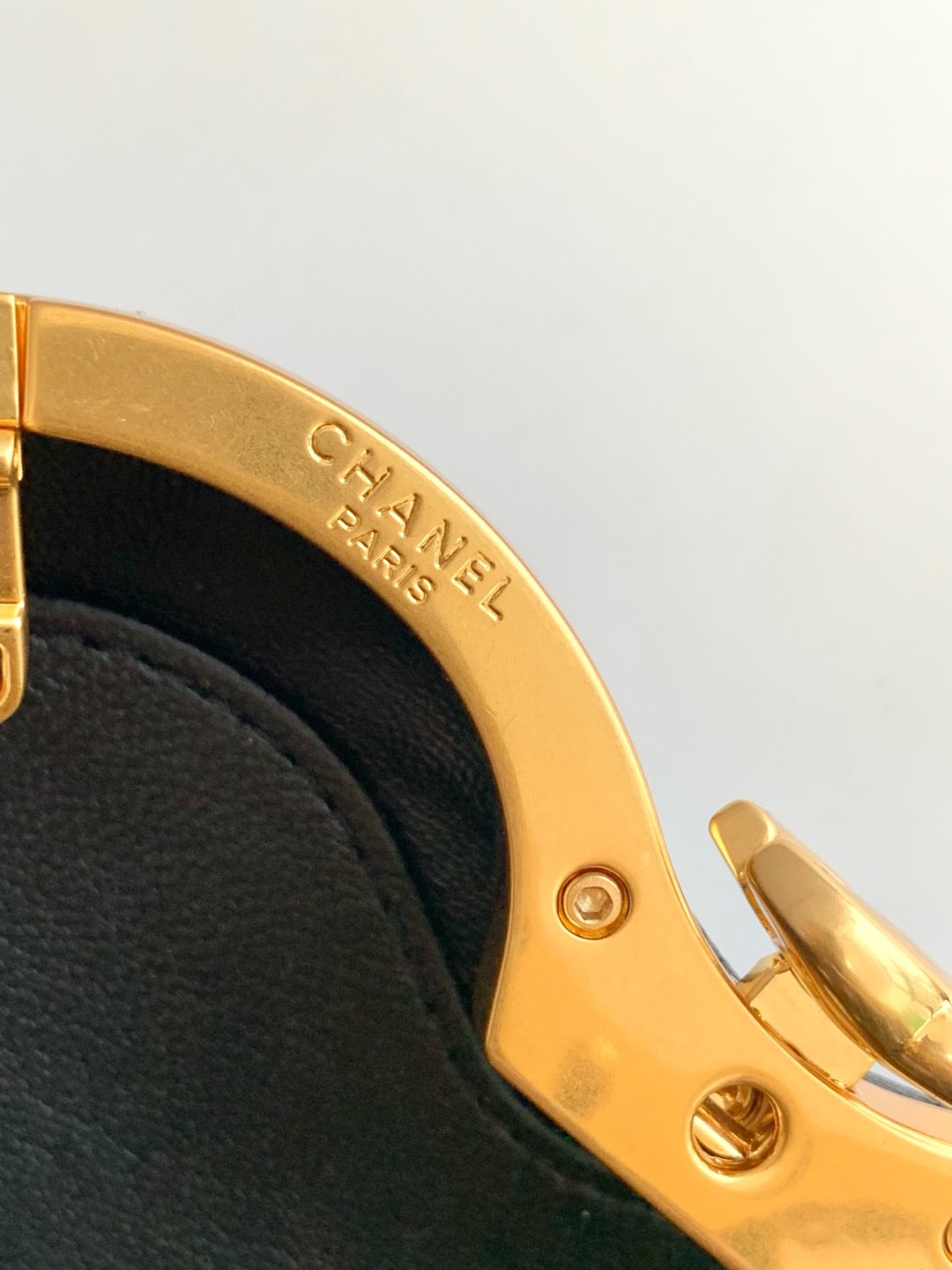 [TOP] CHANEL Heart Minaudière Hollow Bag Leather 12x11x3cm - Black/Gold