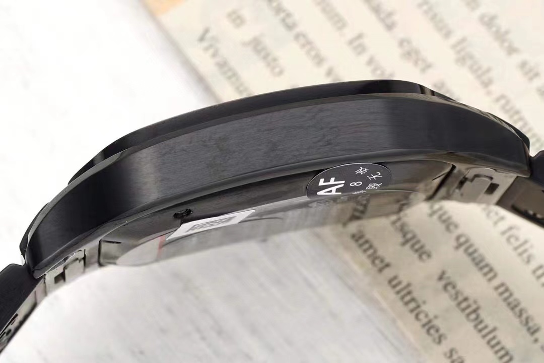 [TOP] Cartier Santos Watch with Black Roman Numeral Dial & Rubber Strap 39.8*47.5mm - Black/Black and Silver