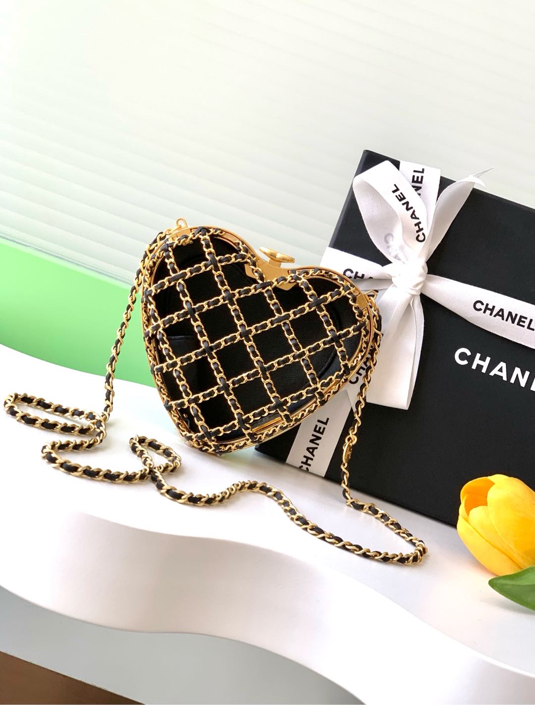 [TOP] CHANEL Heart Minaudière Hollow Bag Leather 12x11x3cm - Black/Gold