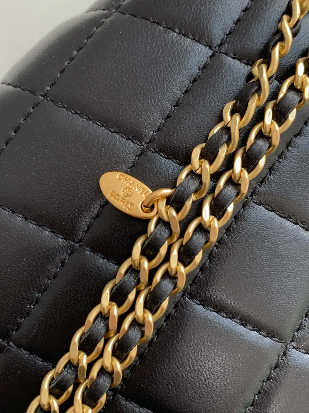 [TOP] CHANEL Heart Minaudière Hollow Bag Leather 12x11x3cm - Black/Gold