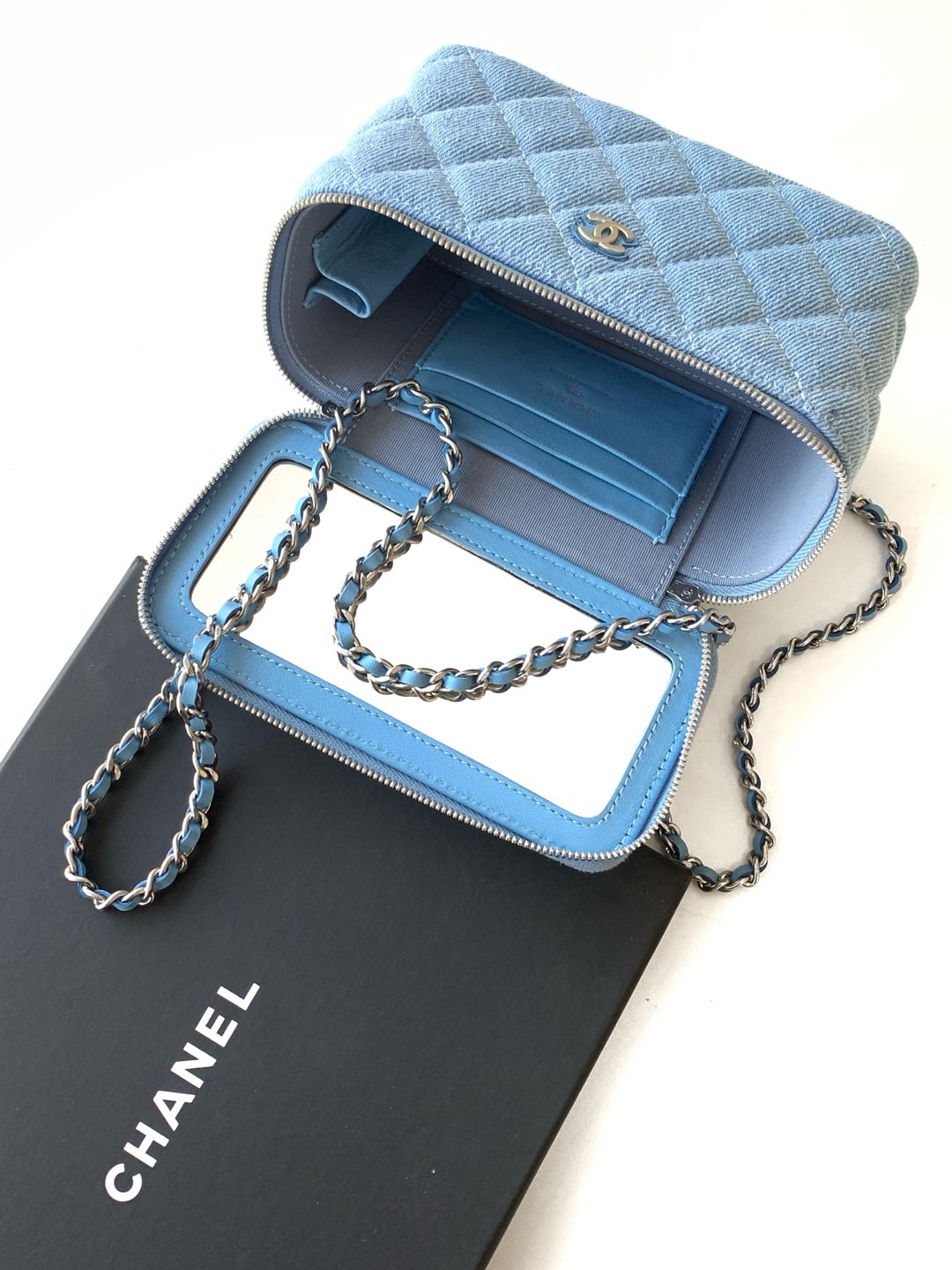 [TOP] CHANEL Vanity Case Denim 17×9.5×8cm - Blue