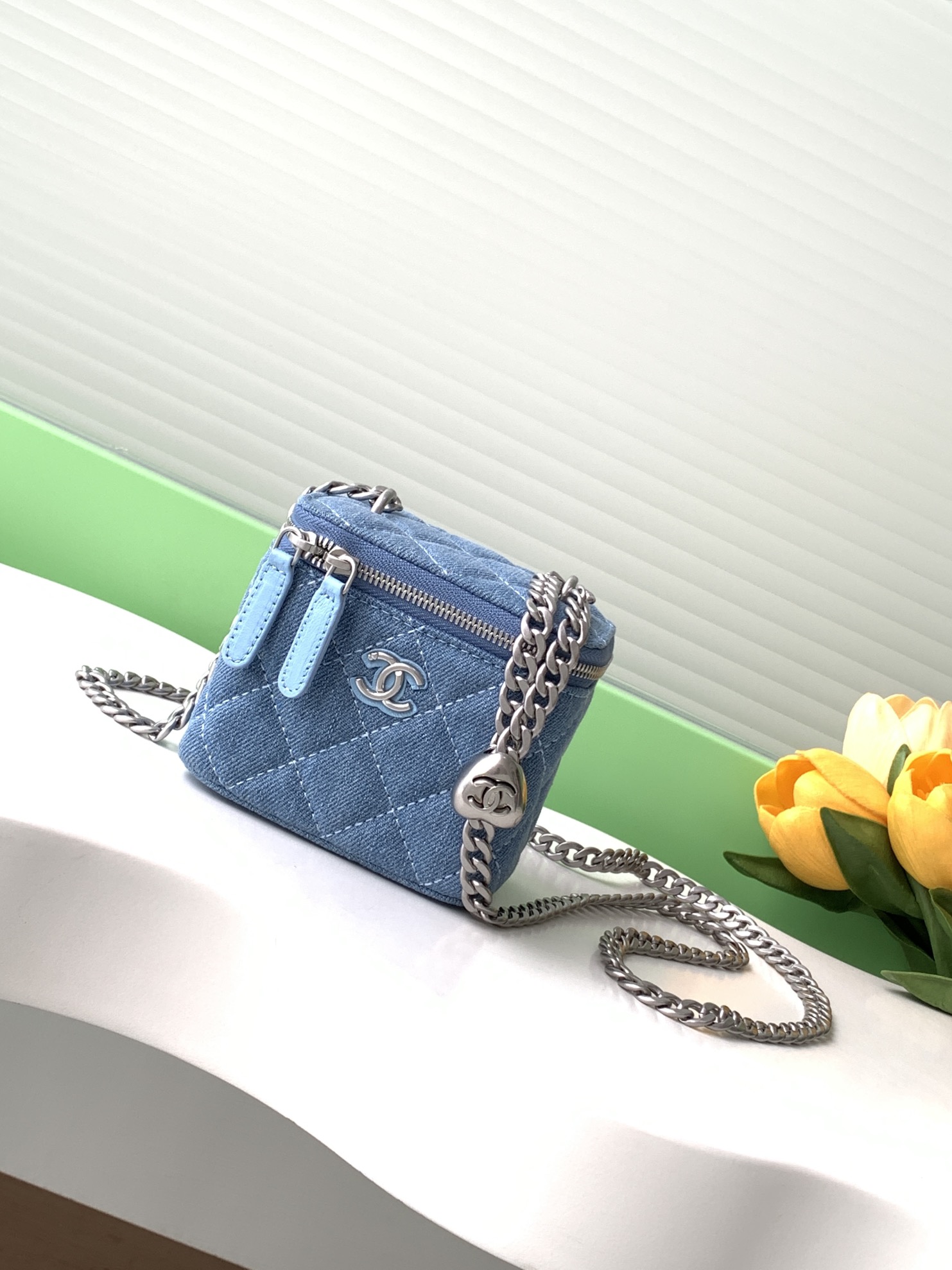 [TOP] CHANEL Vanity Case Denim with Heart Shape Adjustable Buckle 8.5x11x7cm/9.5x18x8cm - Blue