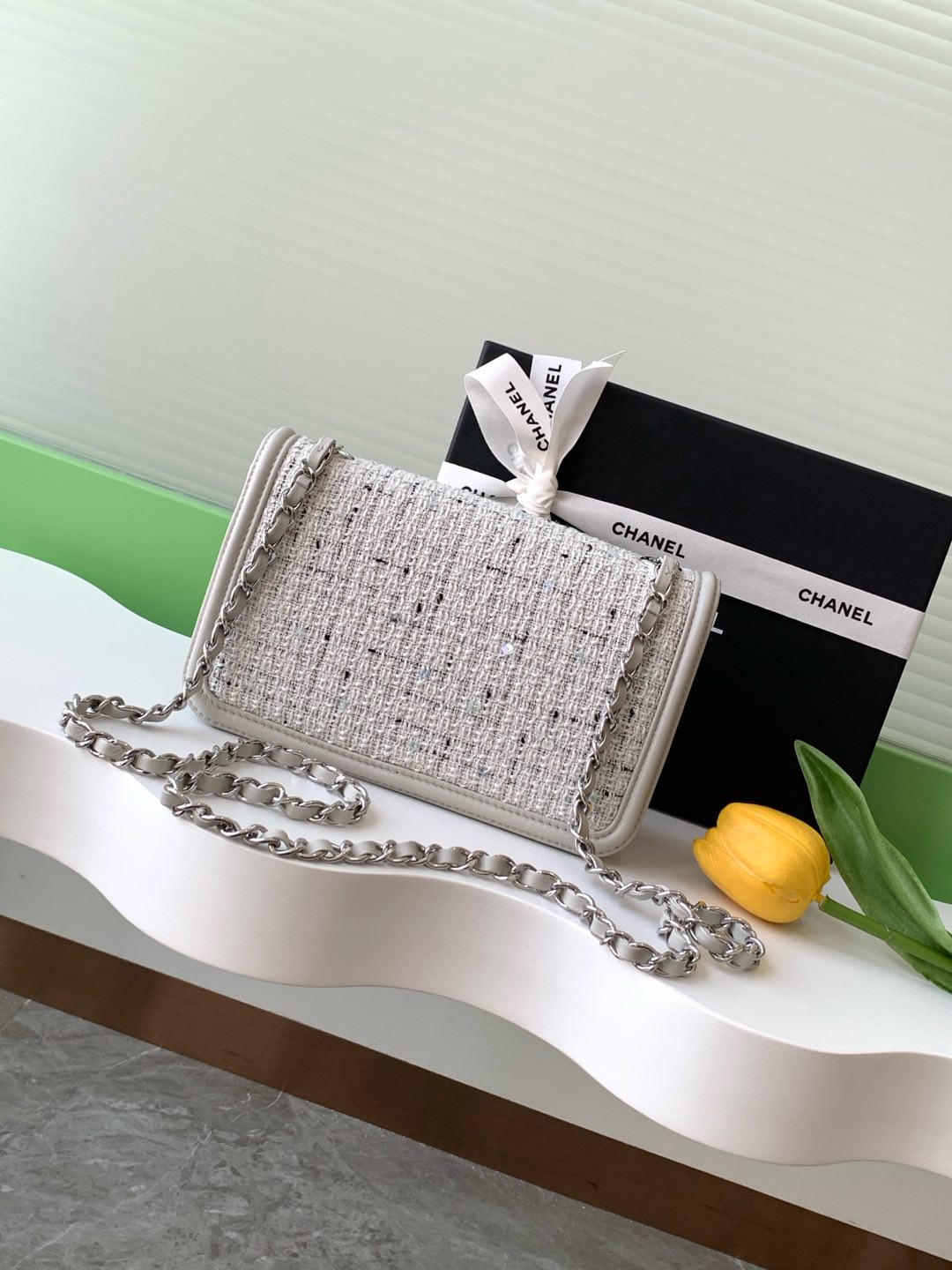 [TOP] CHANEL Flab Bag 22 cm - Gray