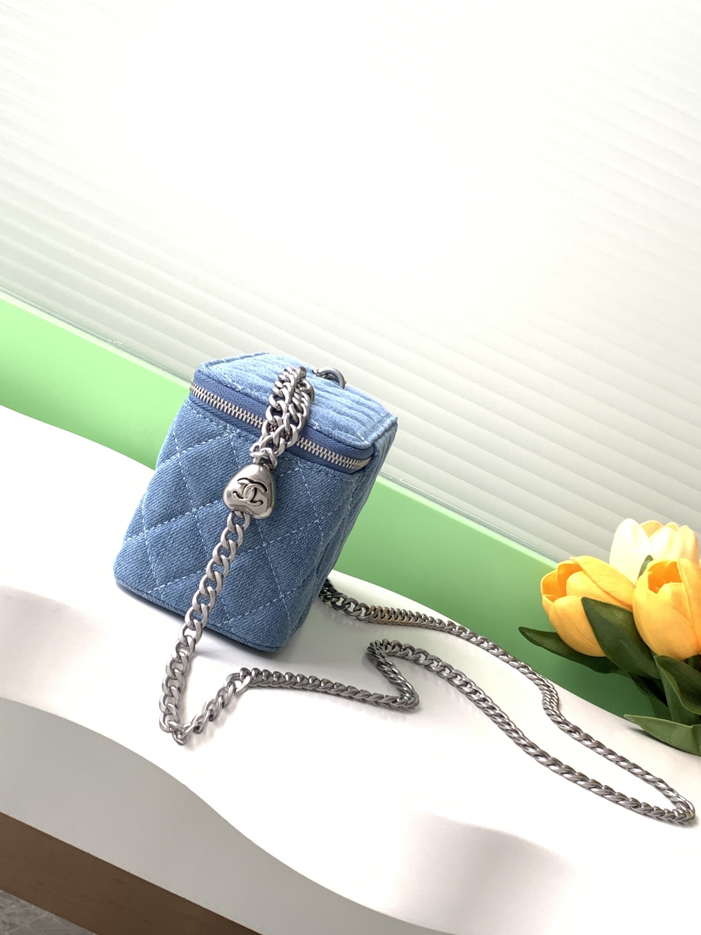 [TOP] CHANEL Vanity Case Denim with Heart Shape Adjustable Buckle 8.5x11x7cm/9.5x18x8cm - Blue